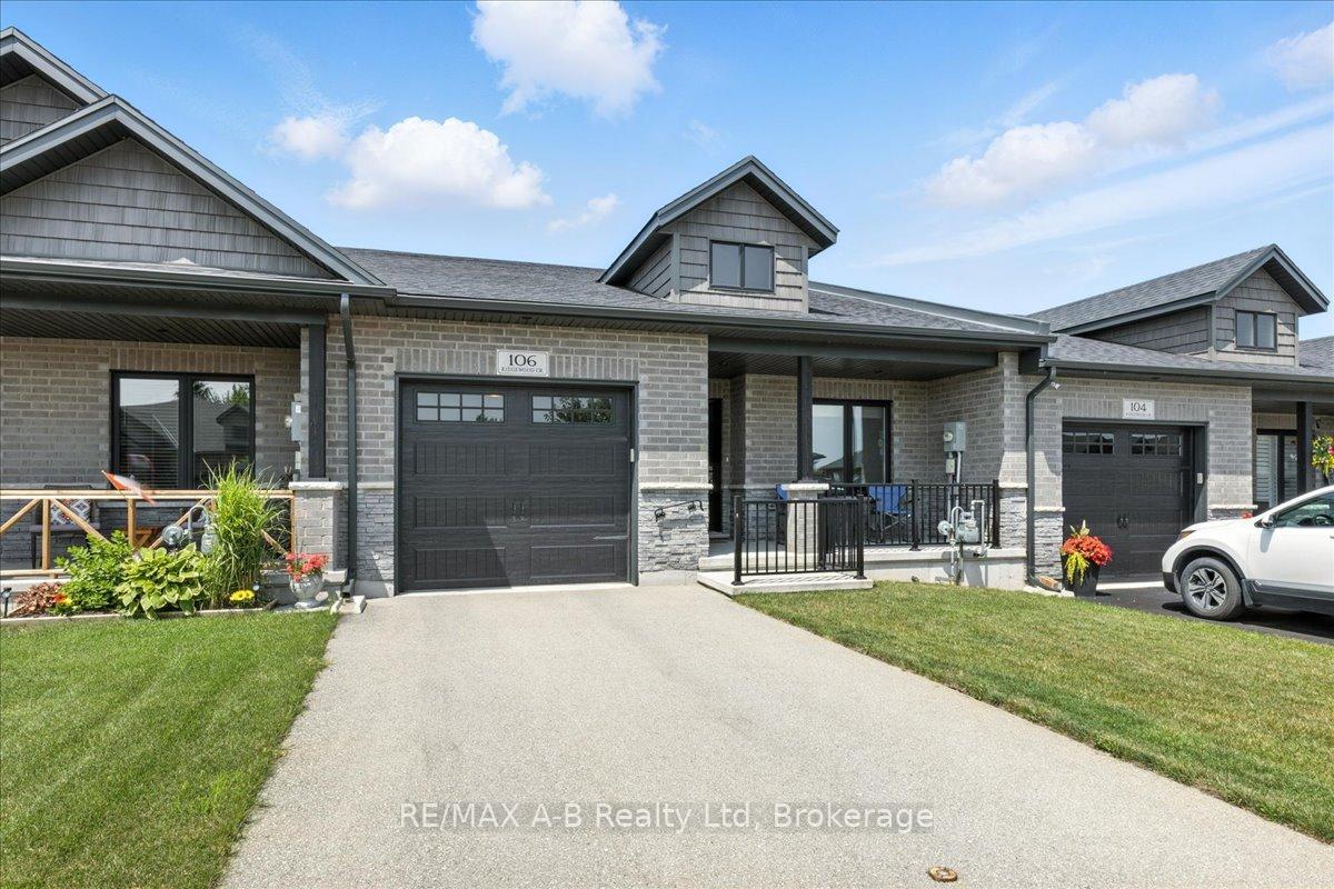Front of 106 Ridgewood Crescent