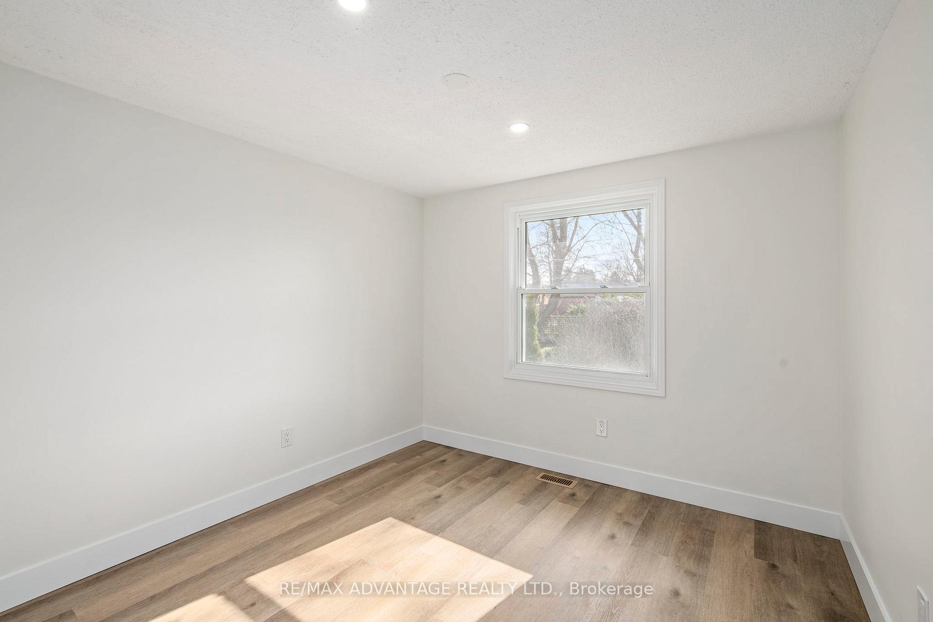 Photo 14 of 26 Luton Crescent, St. Thomas — HOMEH