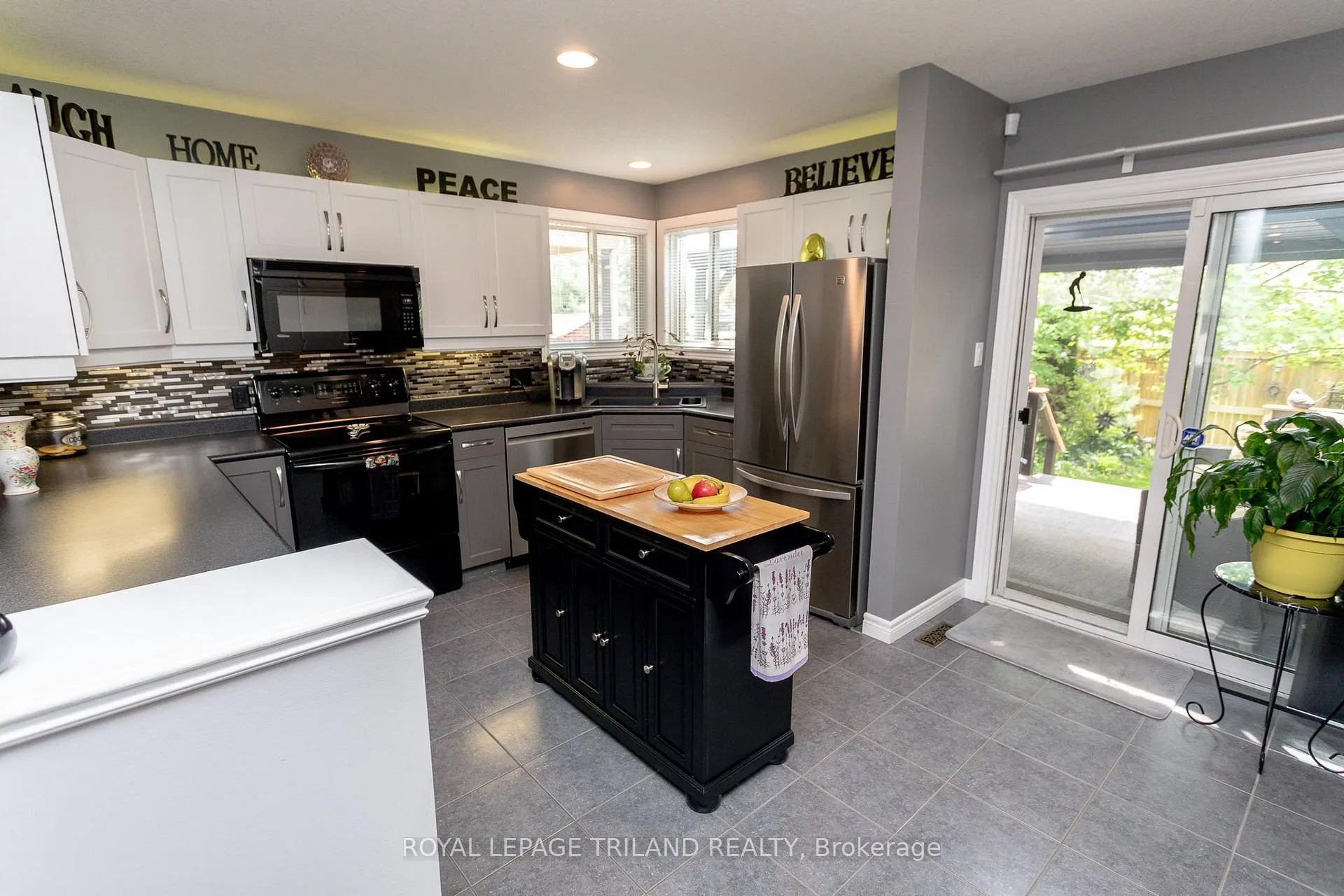 Photo 13 of 53 Augusta Crescent, St. Thomas — HOMEH