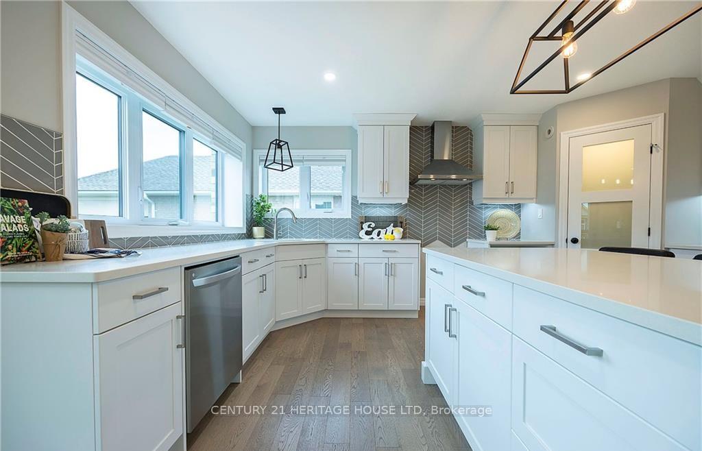 Photo 15 of 22 Foxtail Lane, St. Thomas — HOMEH