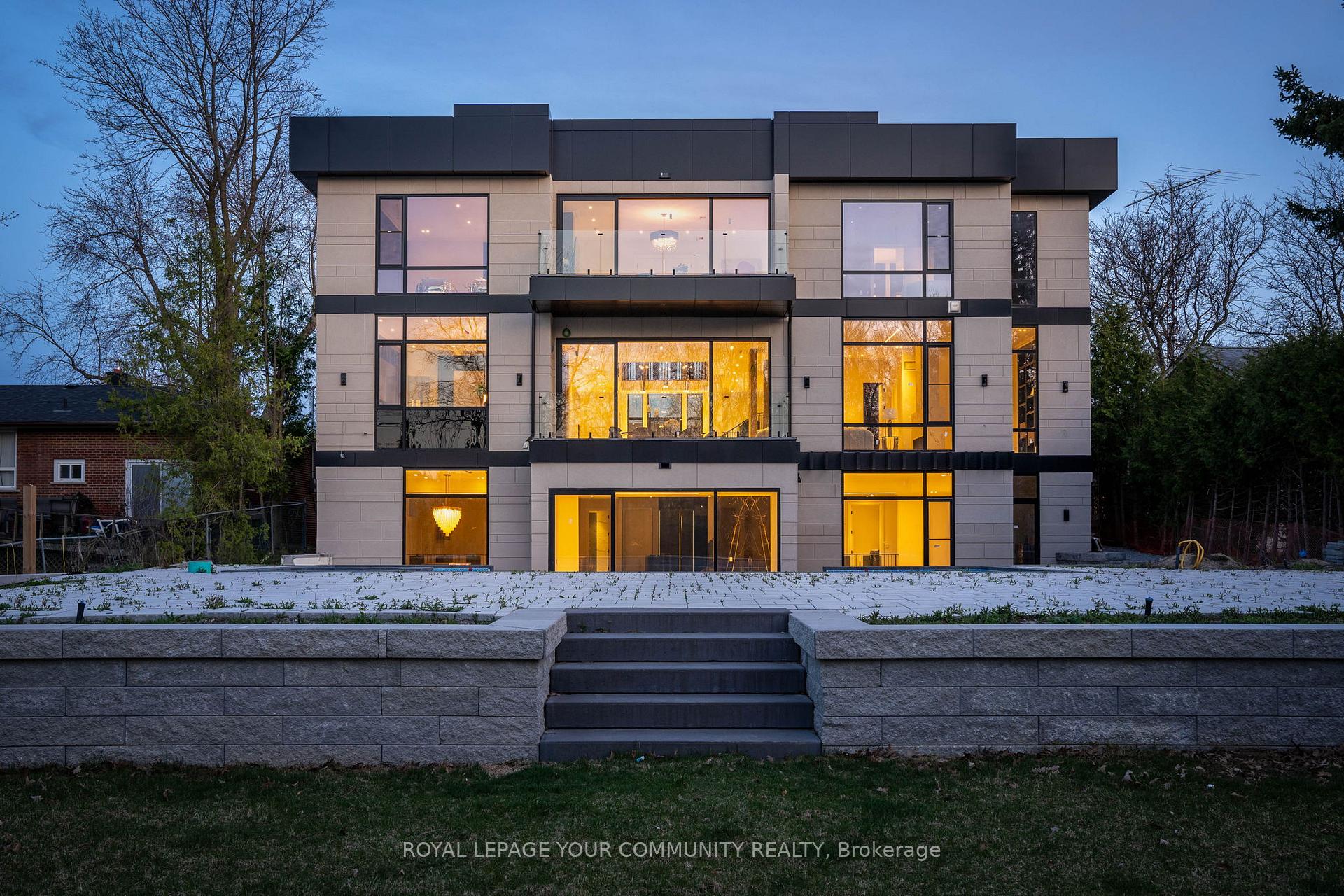 Photo 3 of 8 Poplar Drive, Richmond Hill, Oak Ridges — HOMEH