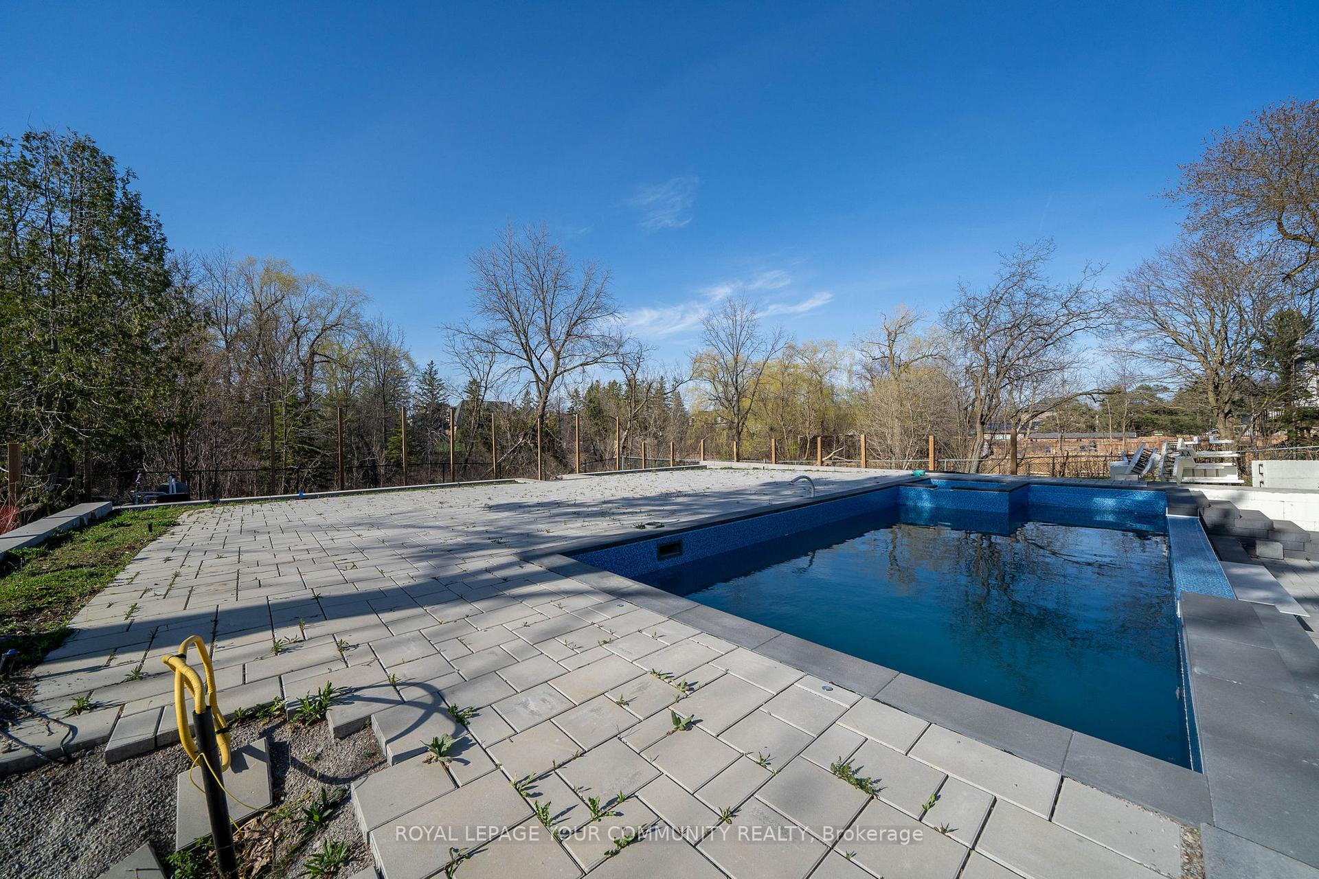 Photo 47 of 8 Poplar Drive, Richmond Hill, Oak Ridges — HOMEH