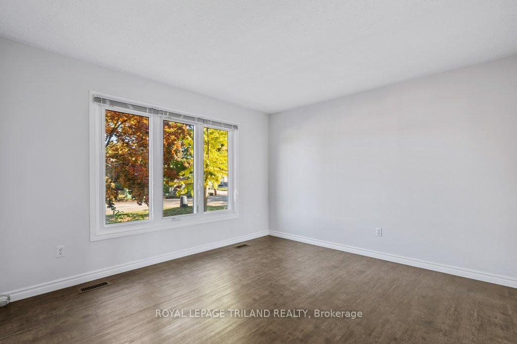 Photo 6 of 18 Vanier Place, St. Thomas — HOMEH