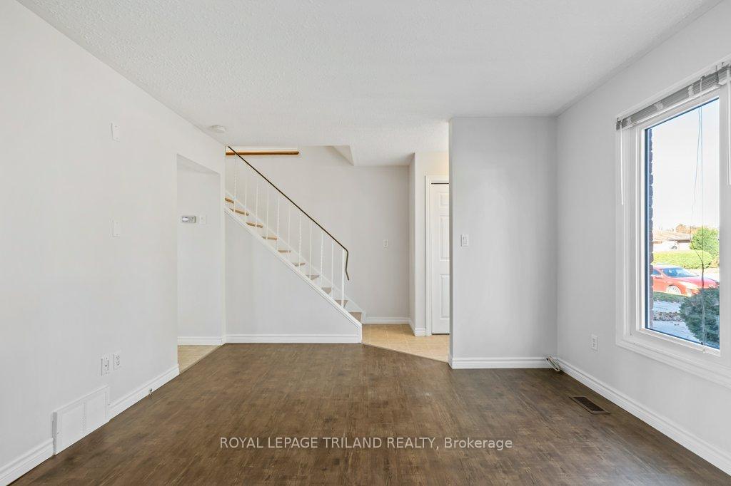 Photo 9 of 18 Vanier Place, St. Thomas — HOMEH