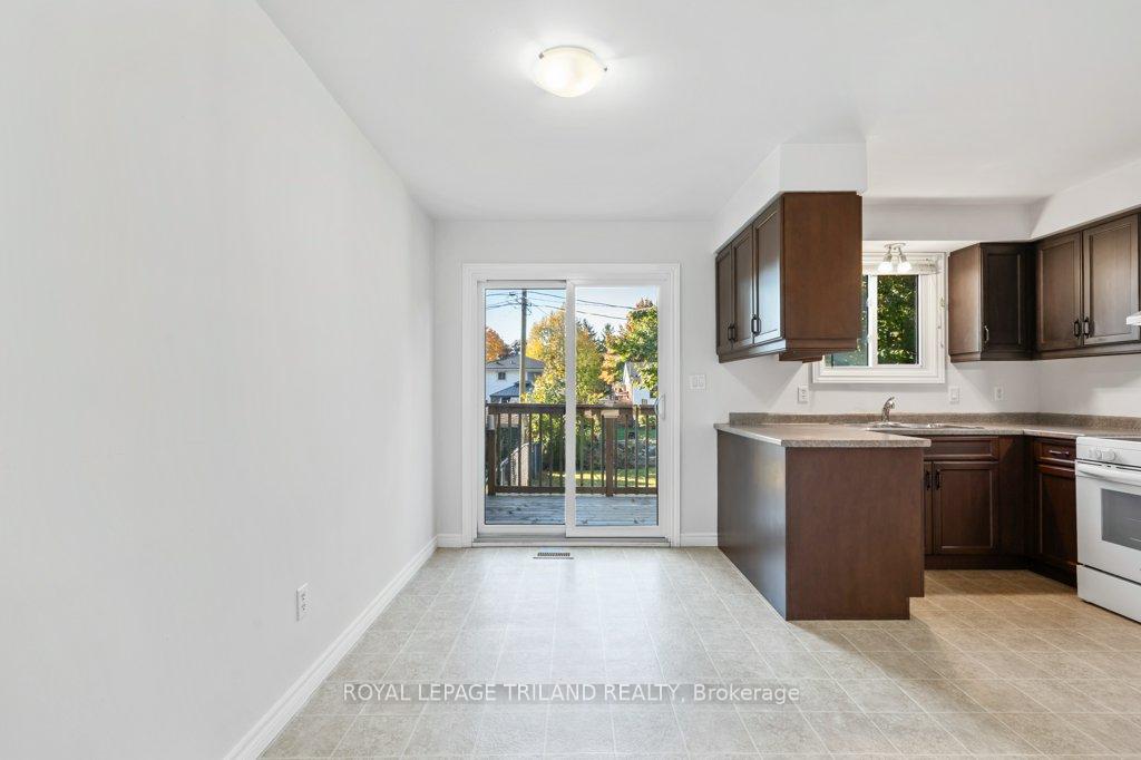 Photo 11 of 18 Vanier Place, St. Thomas — HOMEH