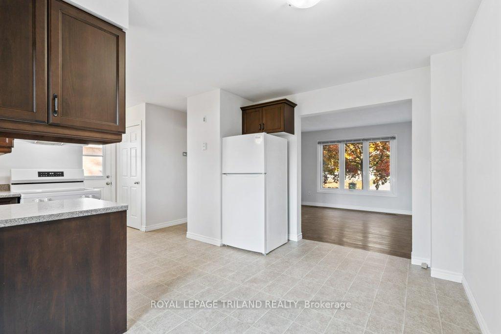 Photo 12 of 18 Vanier Place, St. Thomas — HOMEH