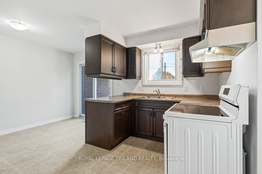 Photo 16 of 18 Vanier Place, St. Thomas — HOMEH