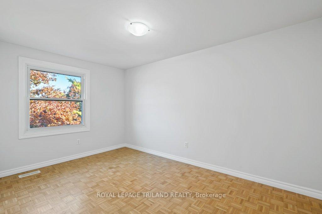 Photo 19 of 18 Vanier Place, St. Thomas — HOMEH