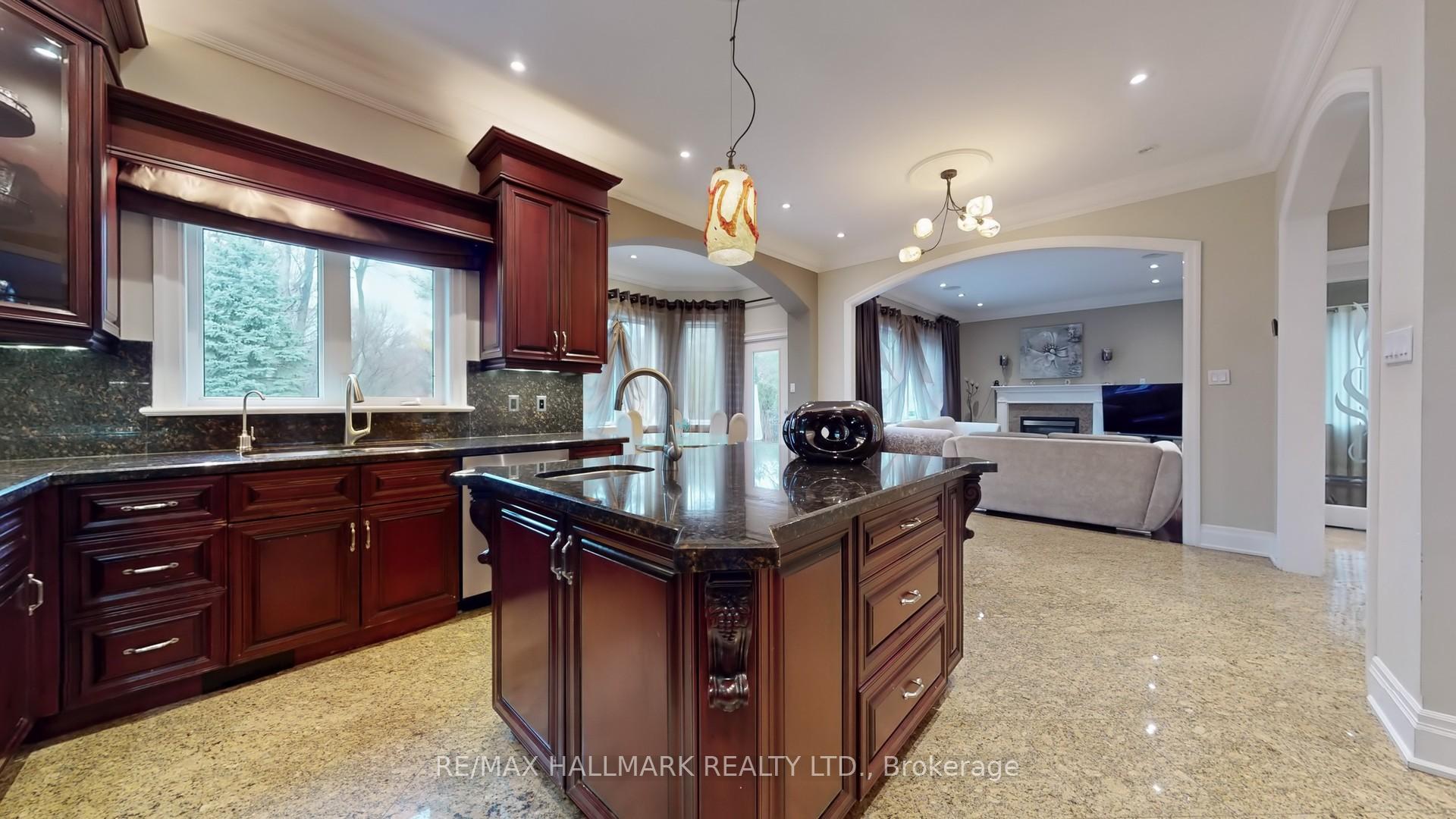 Photo 11 of 142 Pemberton Road, Richmond Hill, North Richvale — HOMEH