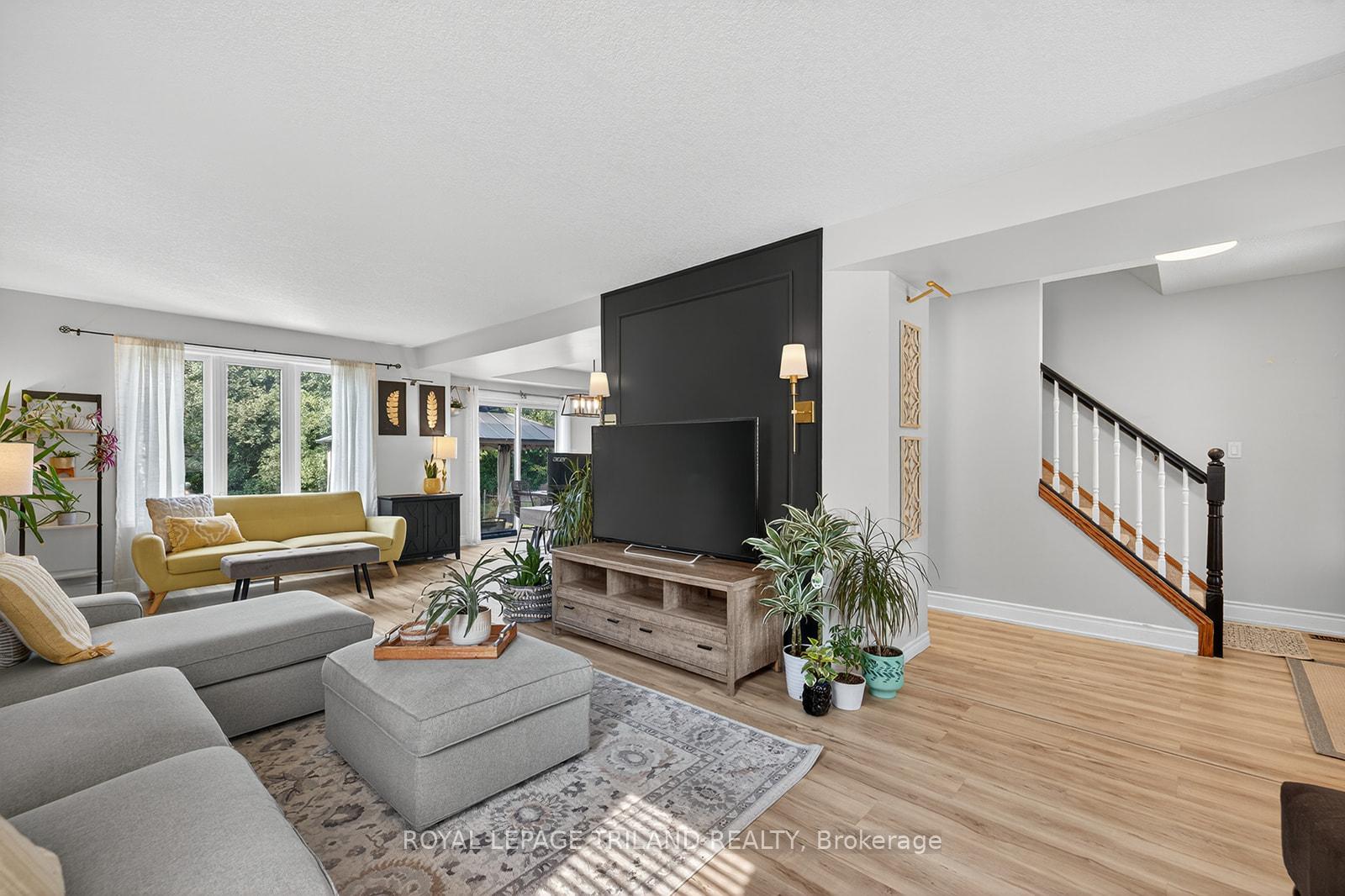 Photo 6 of 63 Meadowvale Drive, St. Thomas — HOMEH