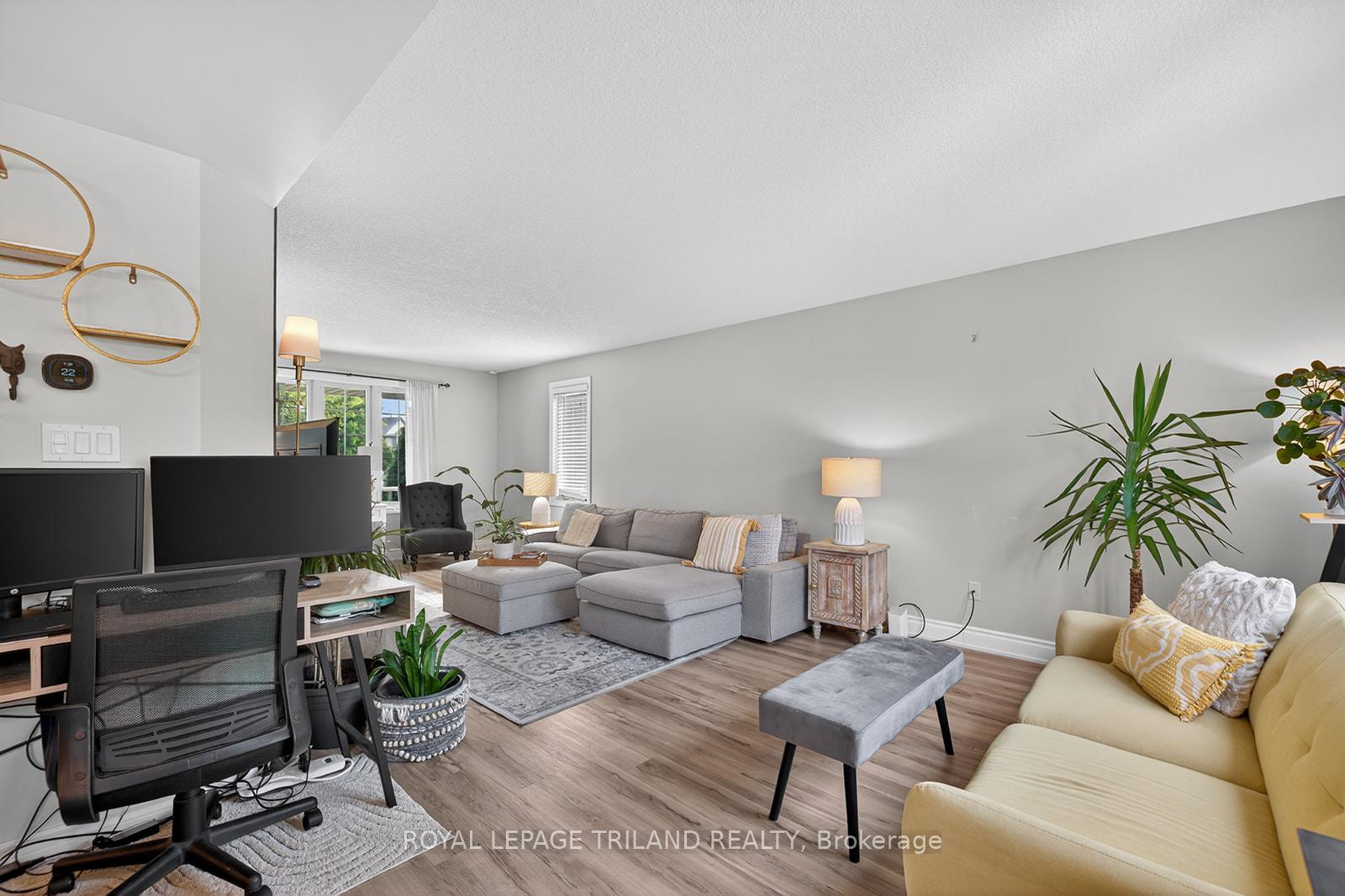 Photo 10 of 63 Meadowvale Drive, St. Thomas — HOMEH