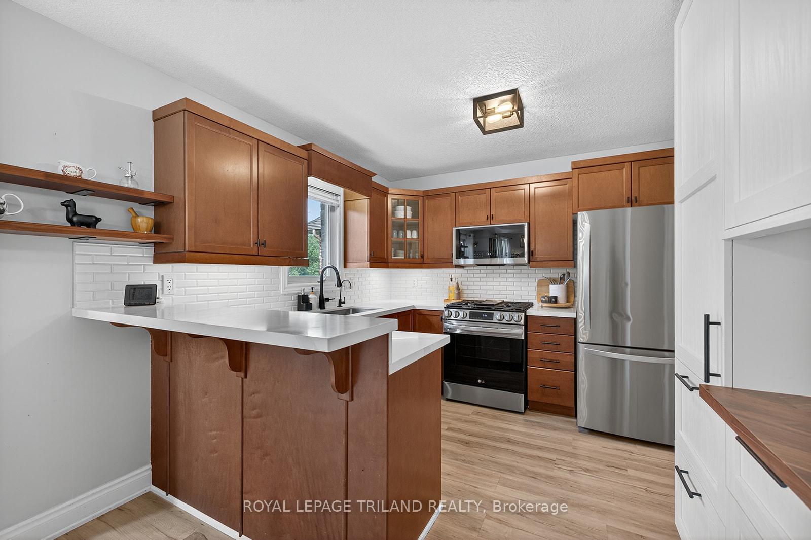 Photo 15 of 63 Meadowvale Drive, St. Thomas — HOMEH