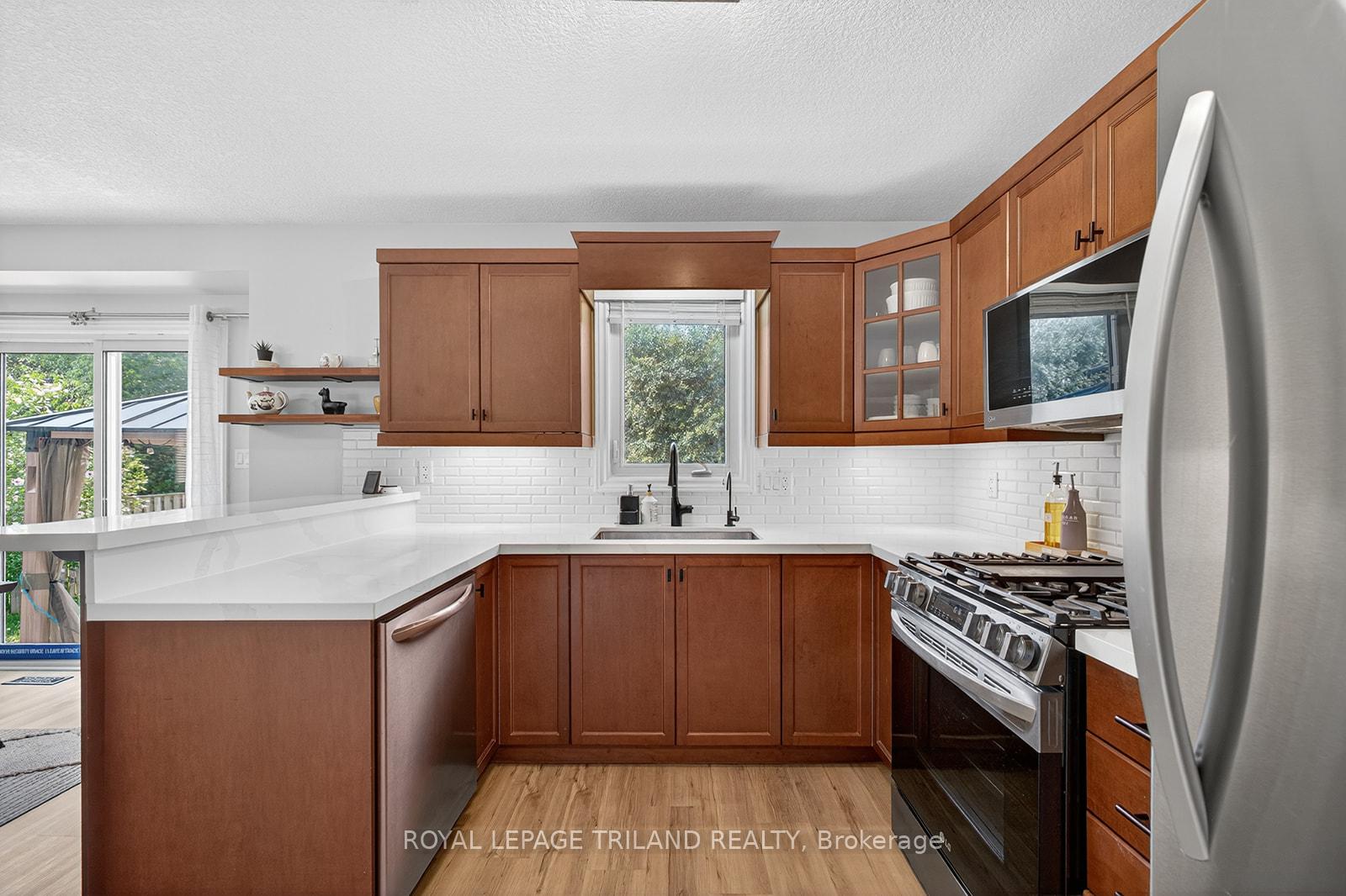 Photo 16 of 63 Meadowvale Drive, St. Thomas — HOMEH
