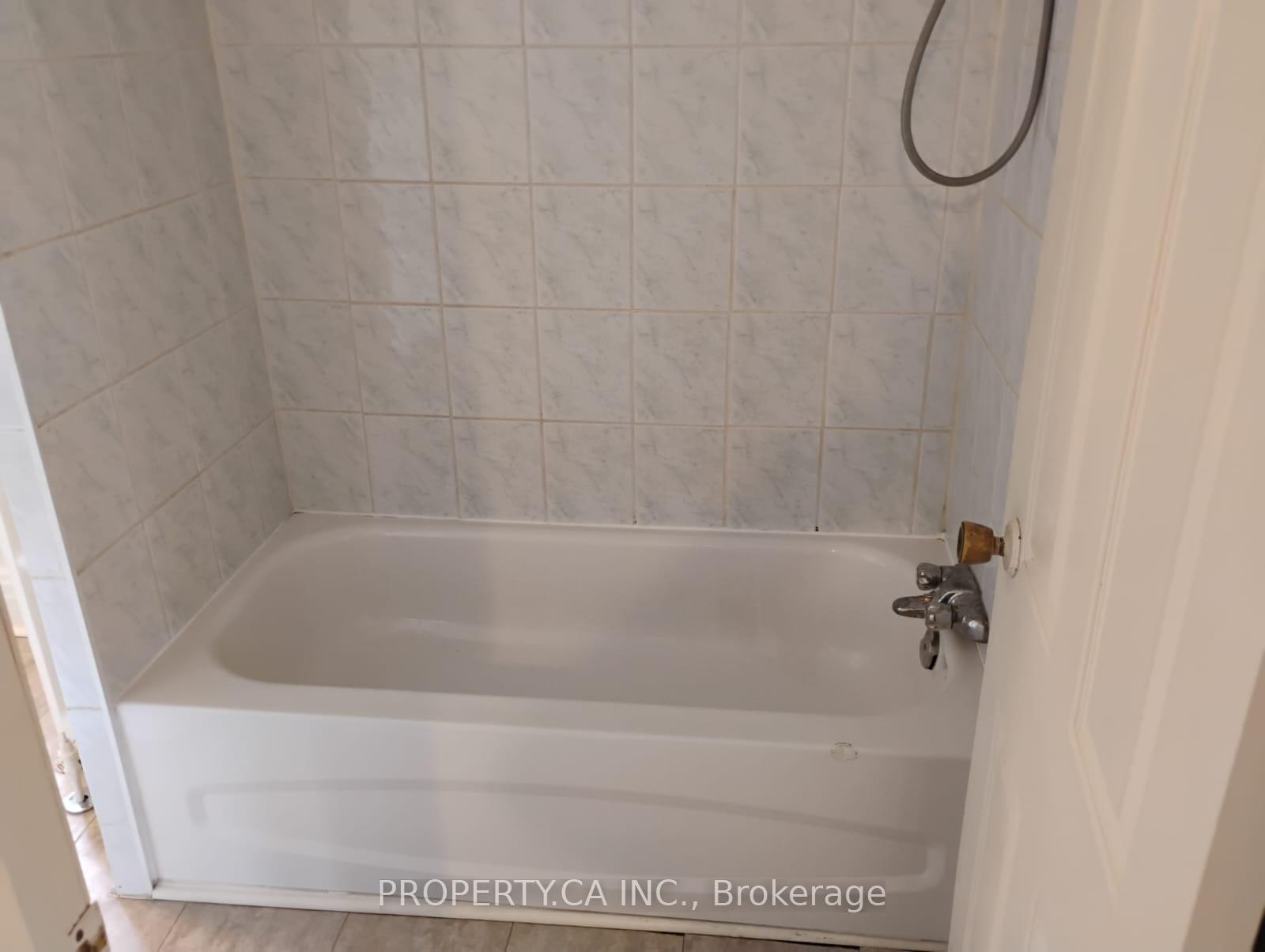 Photo 15 of Unit 2, 1802 Fifth Street, St. Catharines, Rural Fourth — HOMEH
