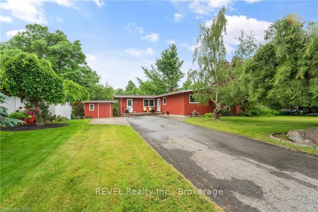 Photo 2 of 1677 Gregory Road, St. Catharines, Rural Fourth — HOMEH