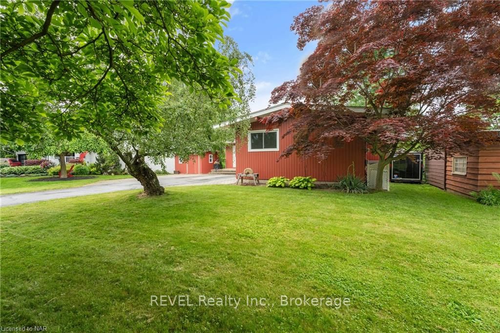 Photo 3 of 1677 Gregory Road, St. Catharines, Rural Fourth — HOMEH