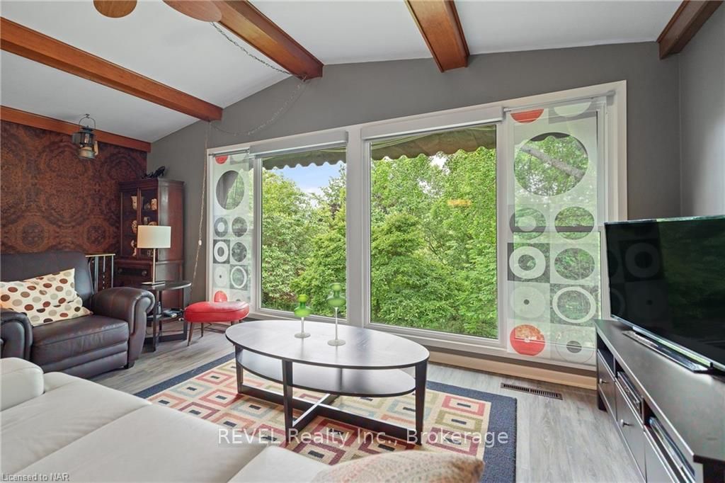 Photo 12 of 1677 Gregory Road, St. Catharines, Rural Fourth — HOMEH