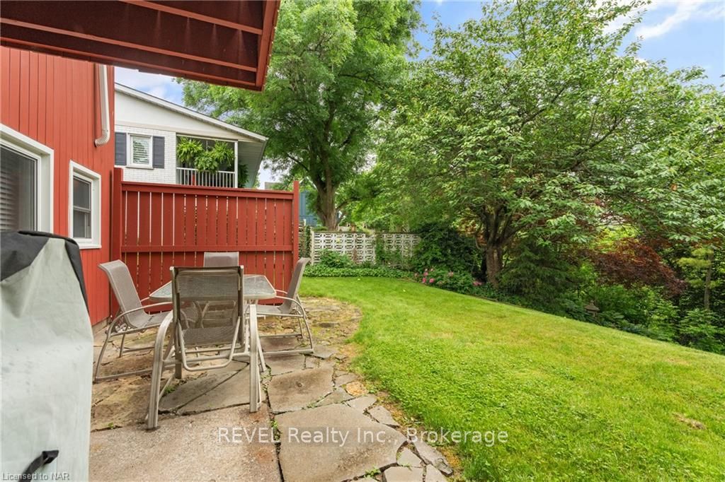 Photo 31 of 1677 Gregory Road, St. Catharines, Rural Fourth — HOMEH