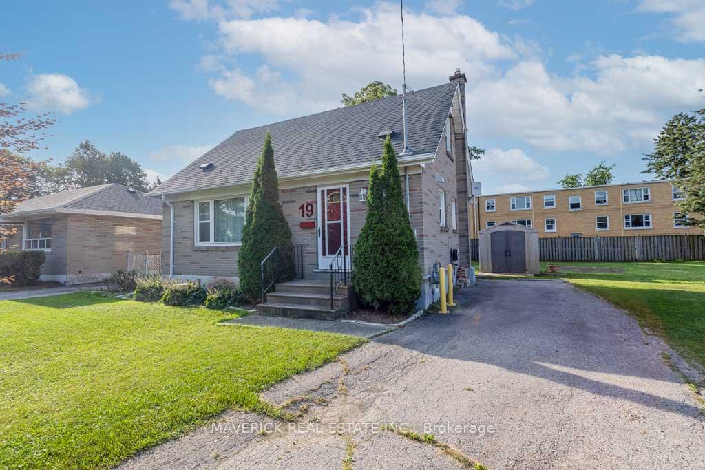 Photo 2 of 19 Coyne Street, St. Thomas — HOMEH