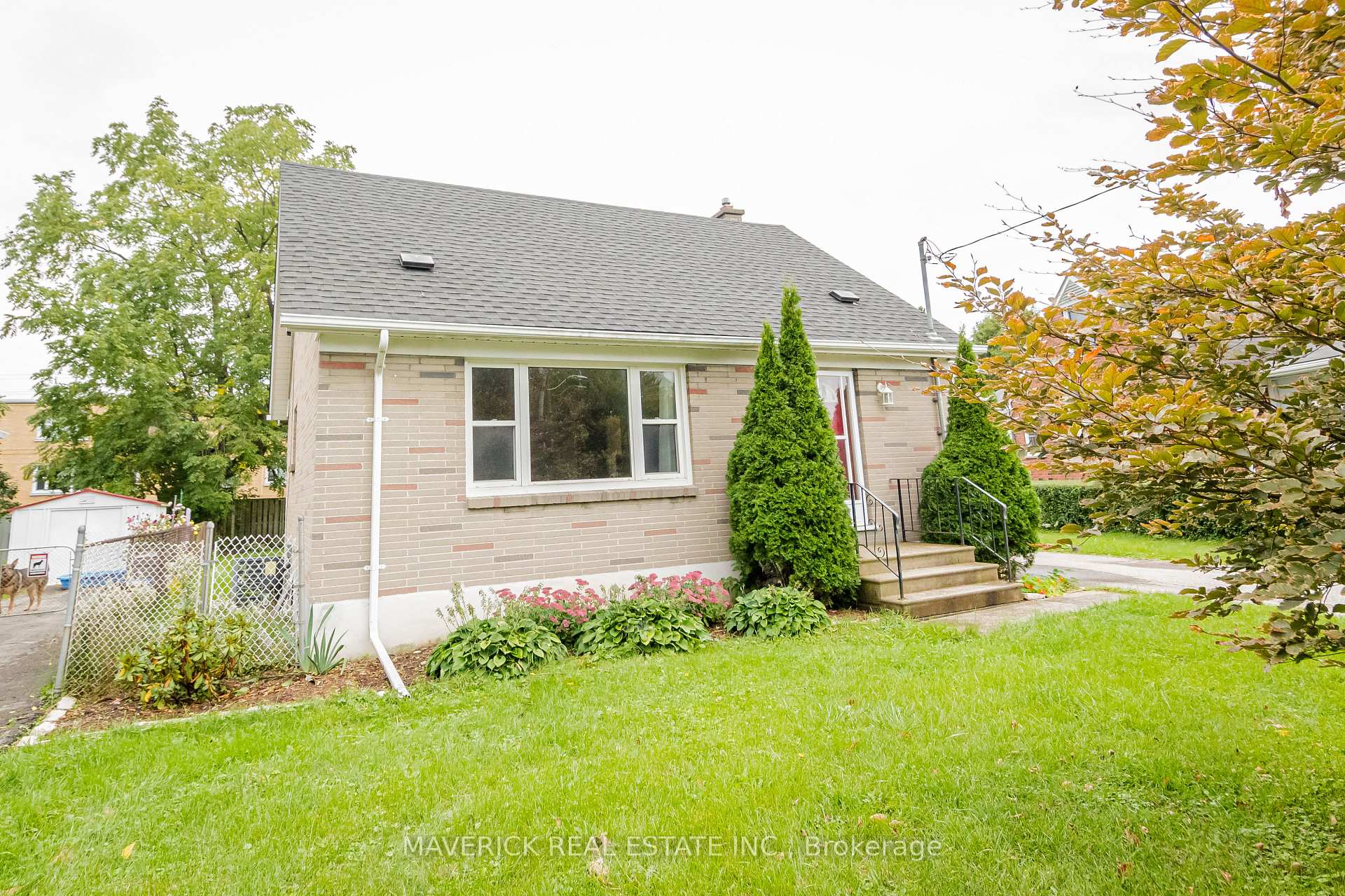 Photo 3 of 19 Coyne Street, St. Thomas — HOMEH