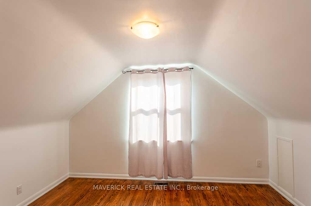 Photo 10 of 19 Coyne Street, St. Thomas — HOMEH