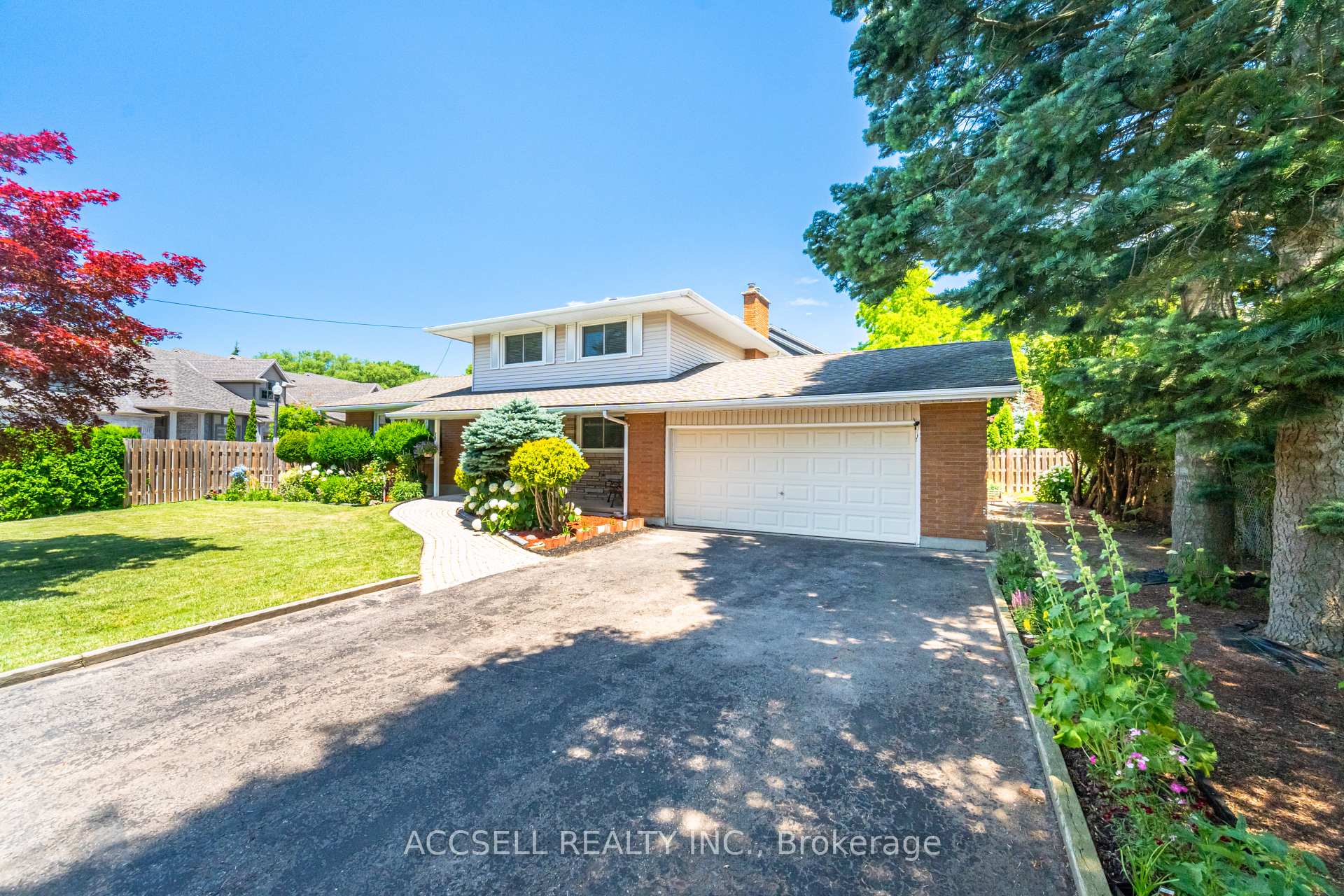Photo 1 of 4 Tanner Circle, St. Catharines, Lakeshore — HOMEH