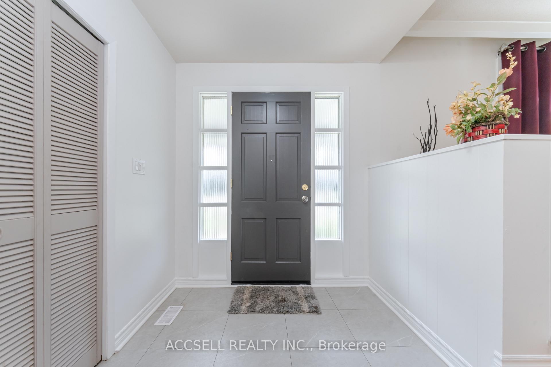 Photo 4 of 4 Tanner Circle, St. Catharines, Lakeshore — HOMEH