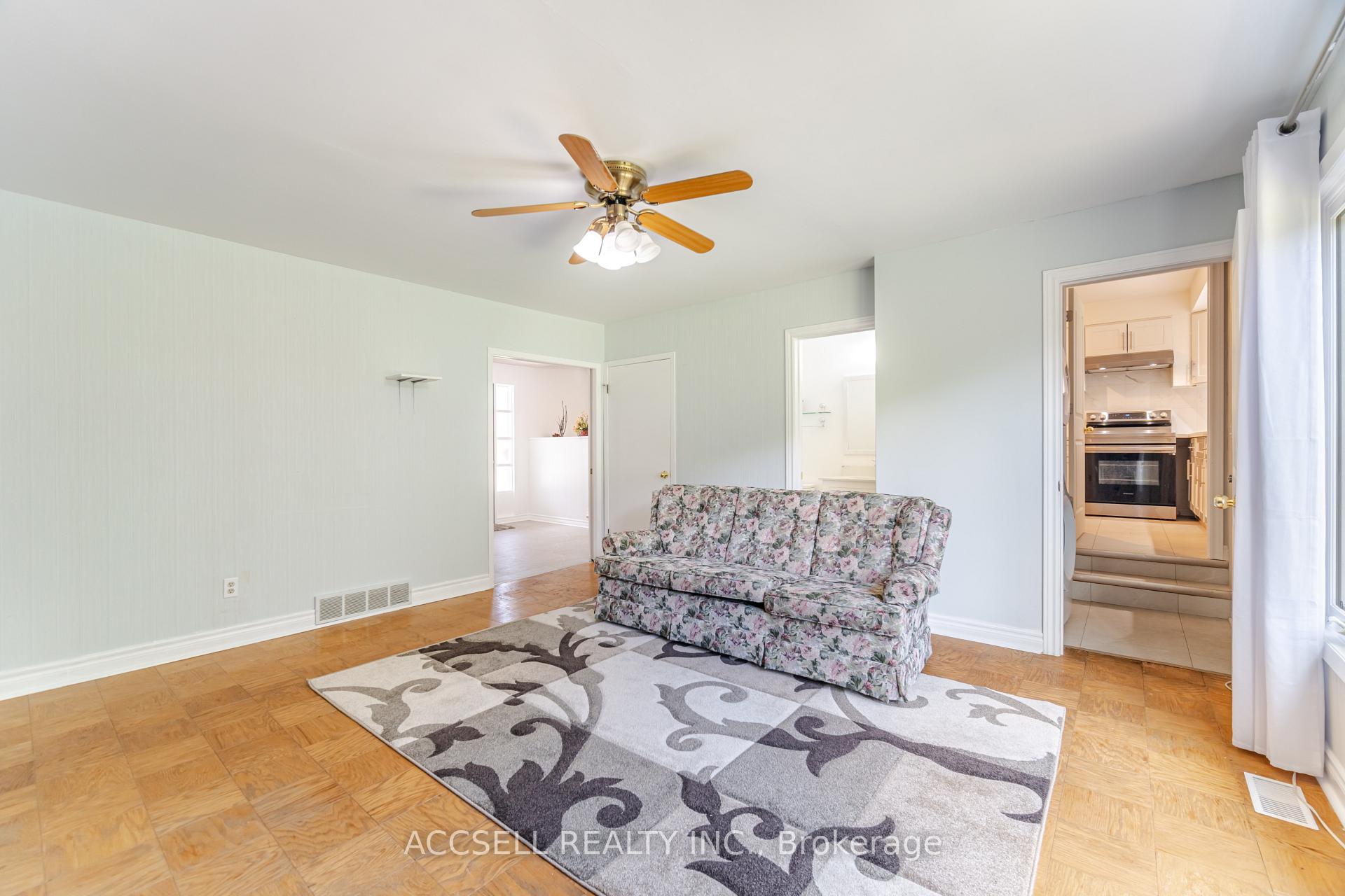 Photo 16 of 4 Tanner Circle, St. Catharines, Lakeshore — HOMEH