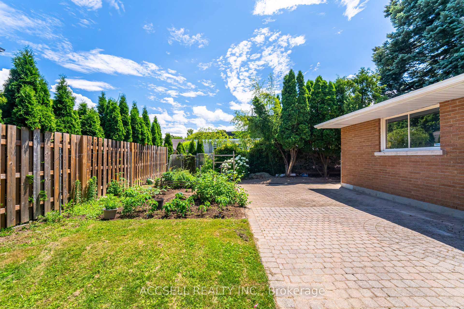 Photo 47 of 4 Tanner Circle, St. Catharines, Lakeshore — HOMEH
