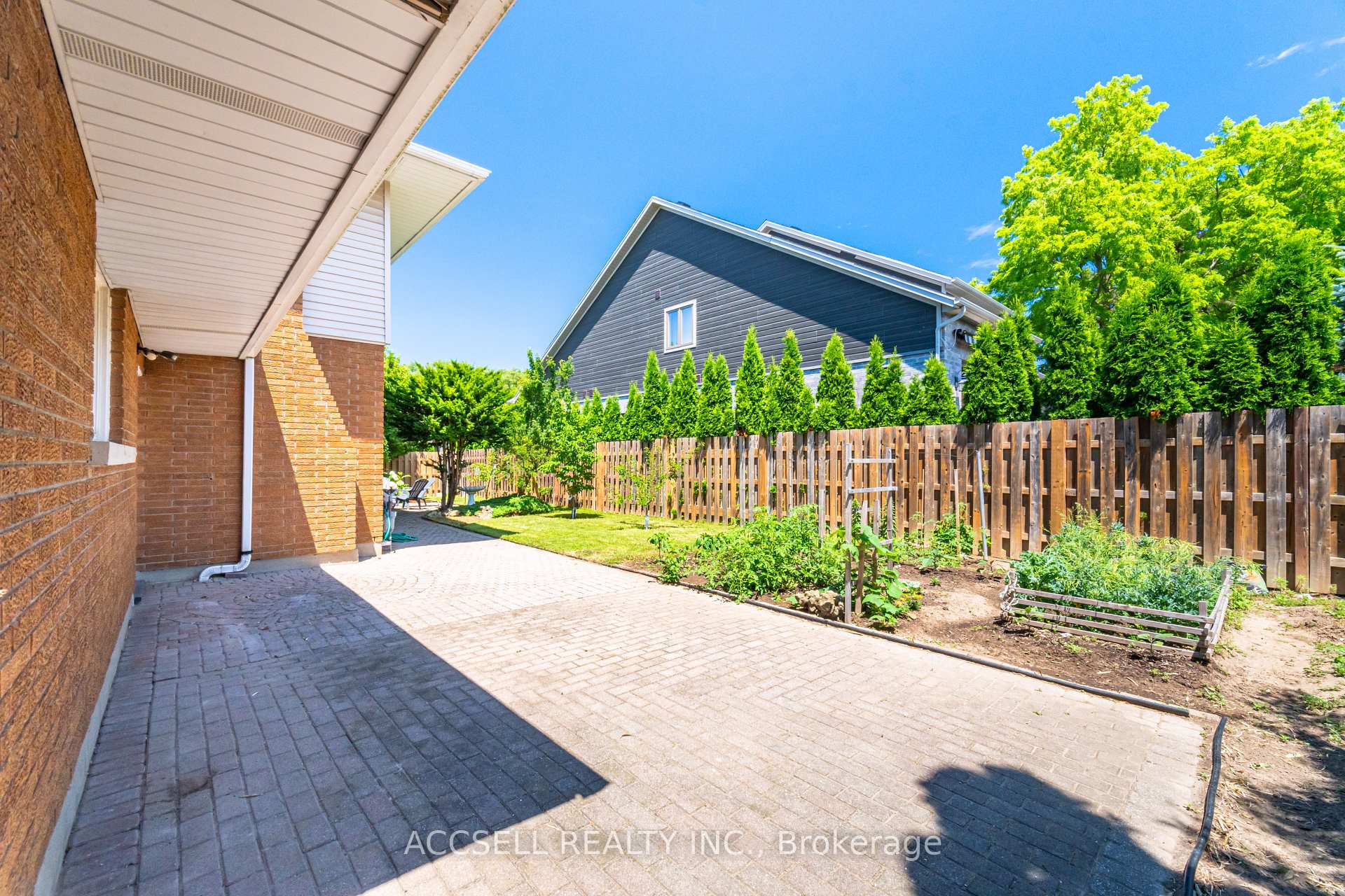 Photo 49 of 4 Tanner Circle, St. Catharines, Lakeshore — HOMEH