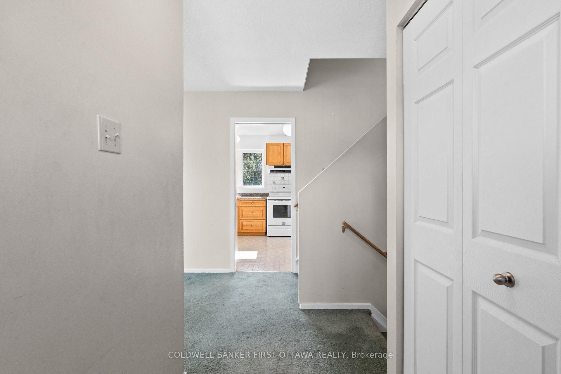 Photo 3 of 7 Middlewood Court, Ottawa, Munster — HOMEH