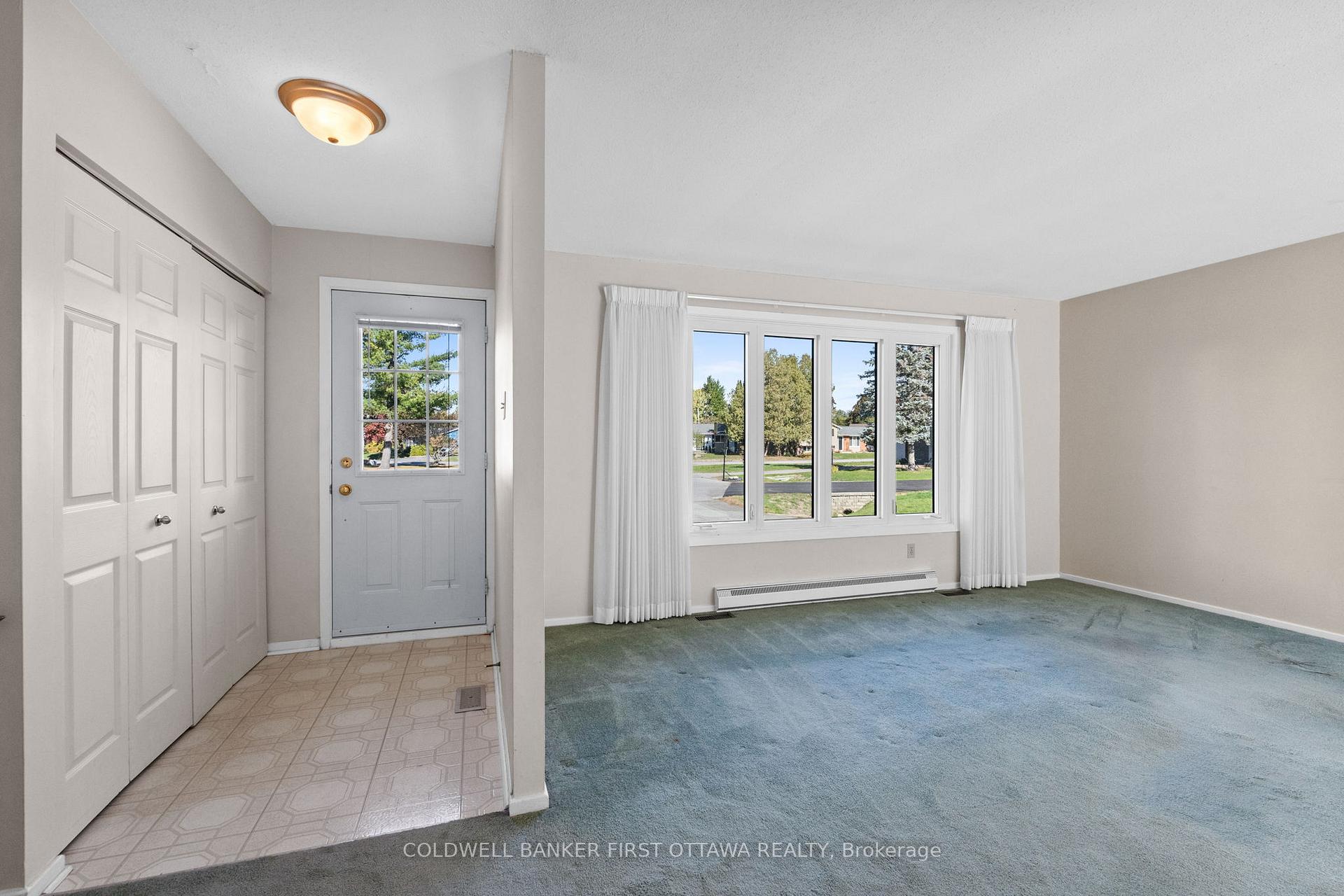 Photo 4 of 7 Middlewood Court, Ottawa, Munster — HOMEH