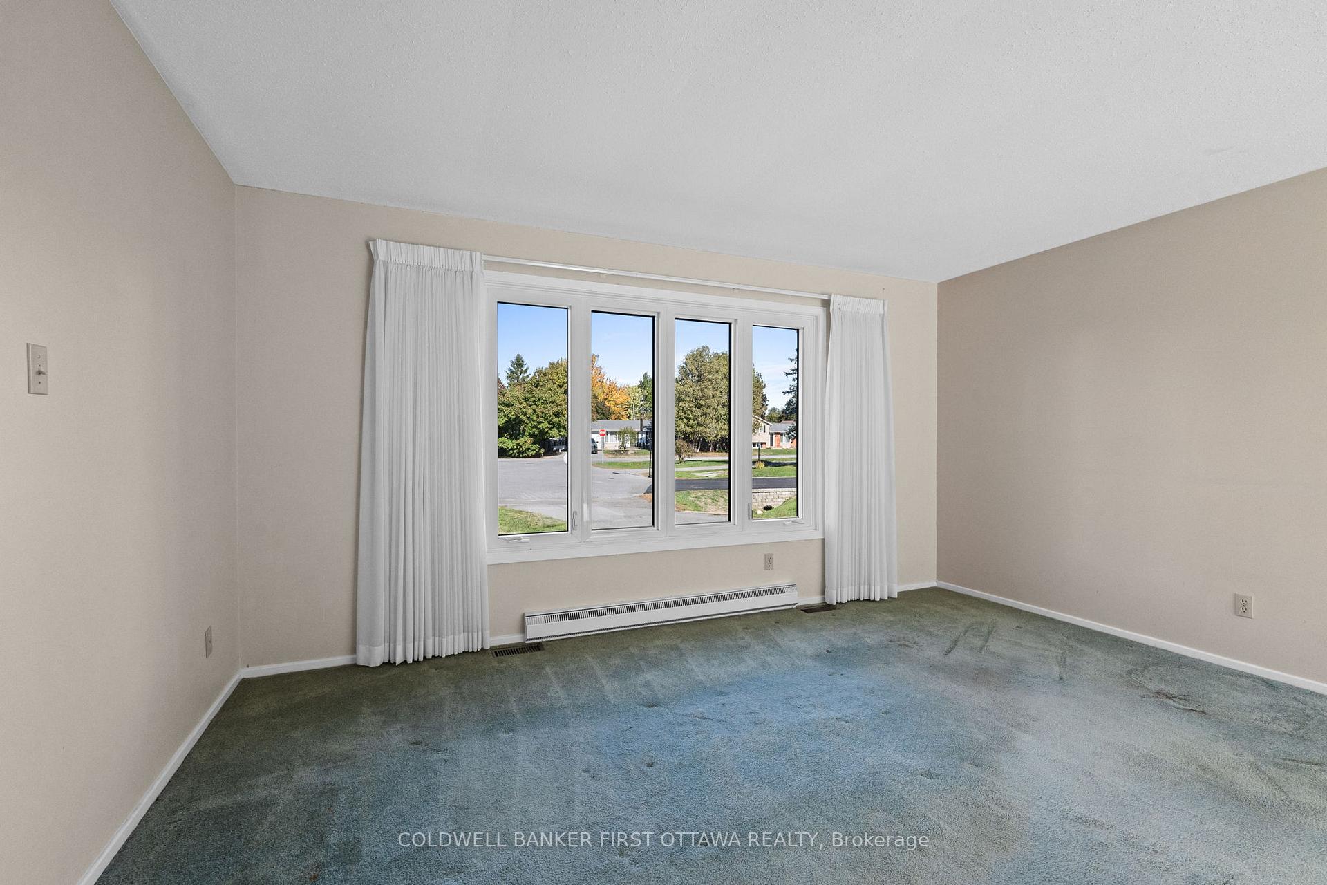 Photo 5 of 7 Middlewood Court, Ottawa, Munster — HOMEH