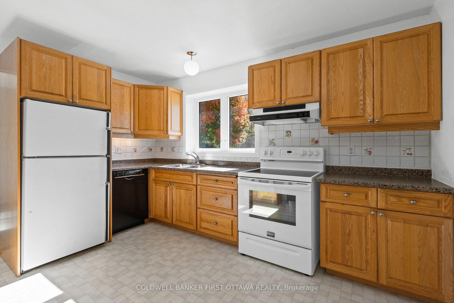 Photo 13 of 7 Middlewood Court, Ottawa, Munster — HOMEH