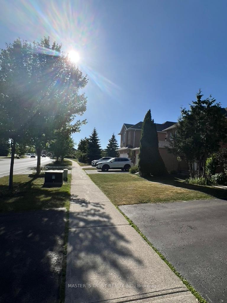 Photo 6 of 142 Redstone Road, Richmond Hill, Rouge Woods — HOMEH