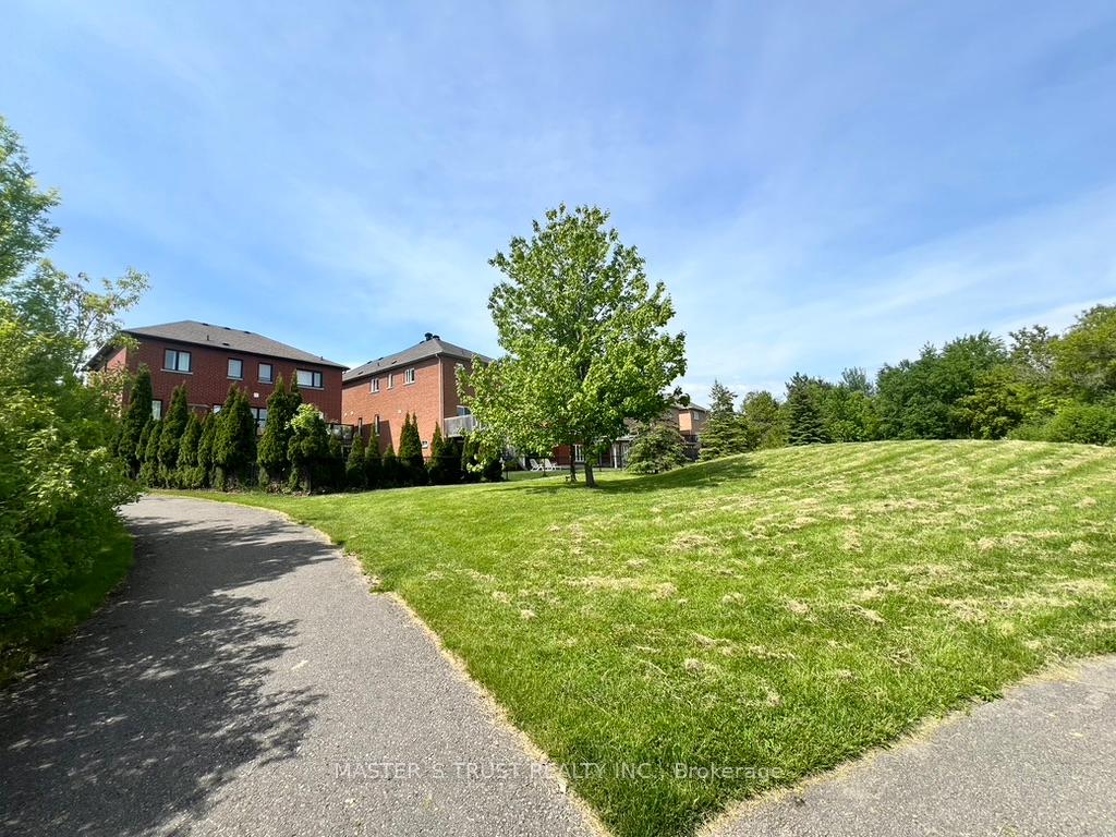 Photo 8 of 142 Redstone Road, Richmond Hill, Rouge Woods — HOMEH
