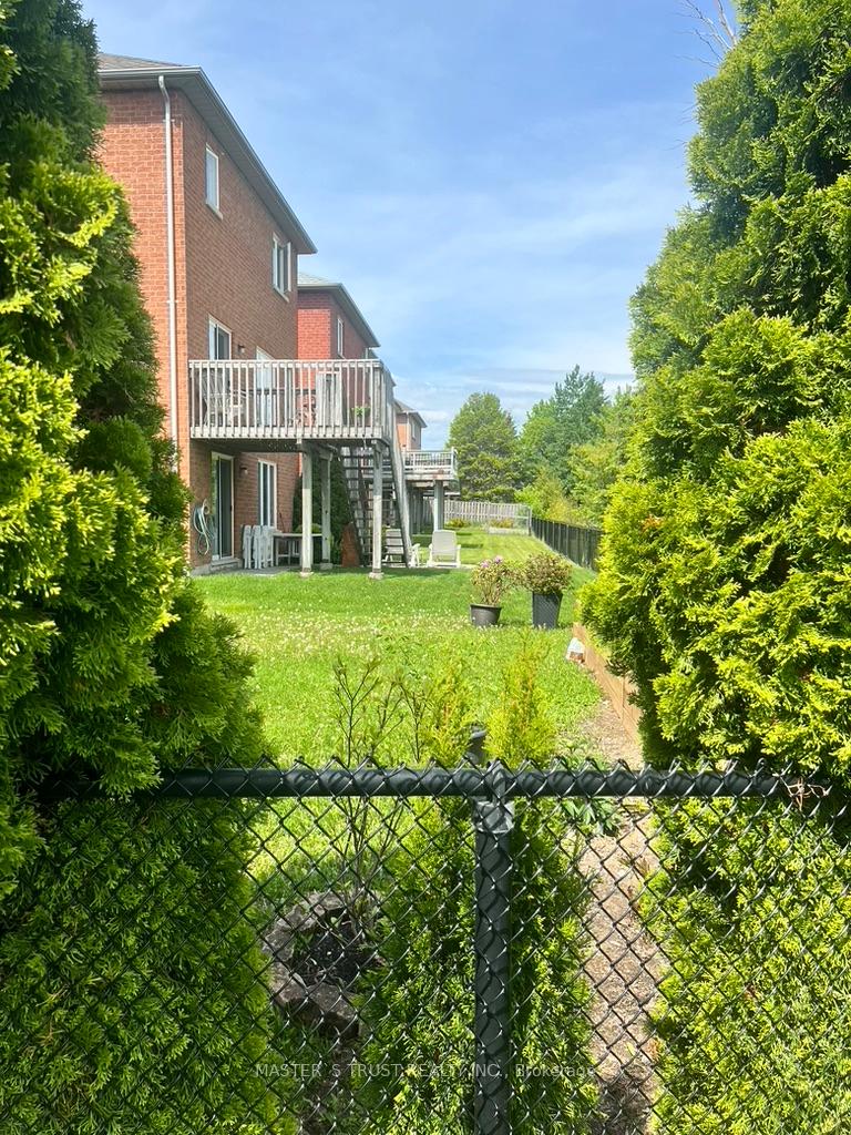 Photo 11 of 142 Redstone Road, Richmond Hill, Rouge Woods — HOMEH