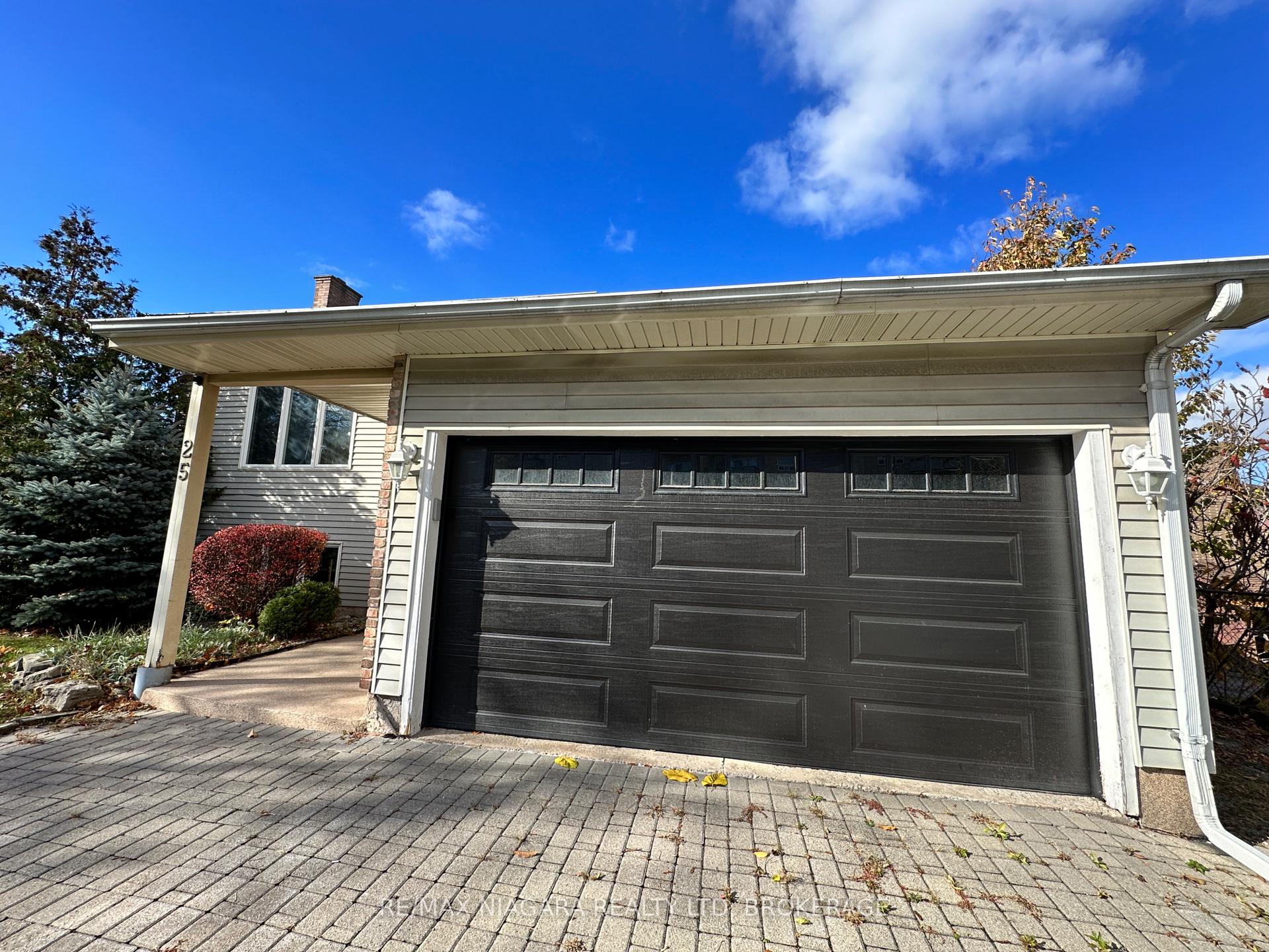 Photo 1 of Unit Main level, 25 Tremont Drive, St. Catharines, Glendale/Glenridge — HOMEH