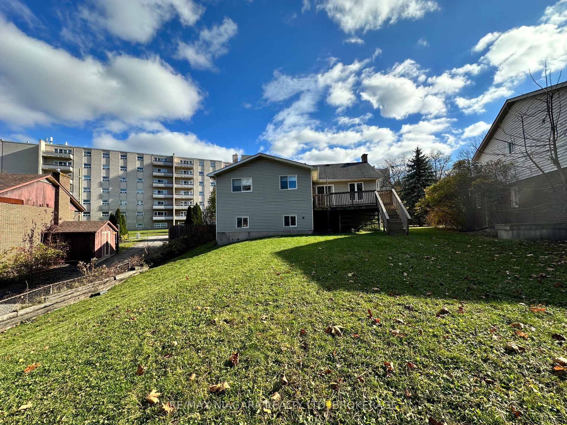 Photo 5 of Unit Main level, 25 Tremont Drive, St. Catharines, Glendale/Glenridge — HOMEH