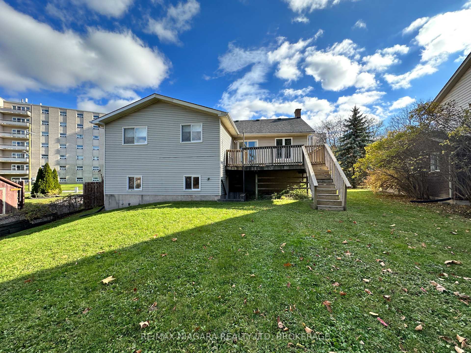Photo 6 of Unit Main level, 25 Tremont Drive, St. Catharines, Glendale/Glenridge — HOMEH