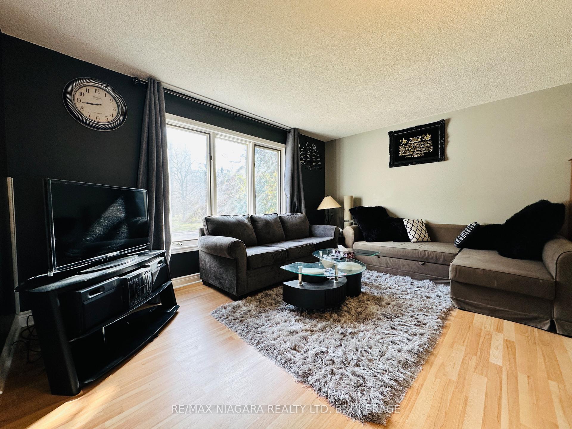 Photo 9 of Unit Main level, 25 Tremont Drive, St. Catharines, Glendale/Glenridge — HOMEH