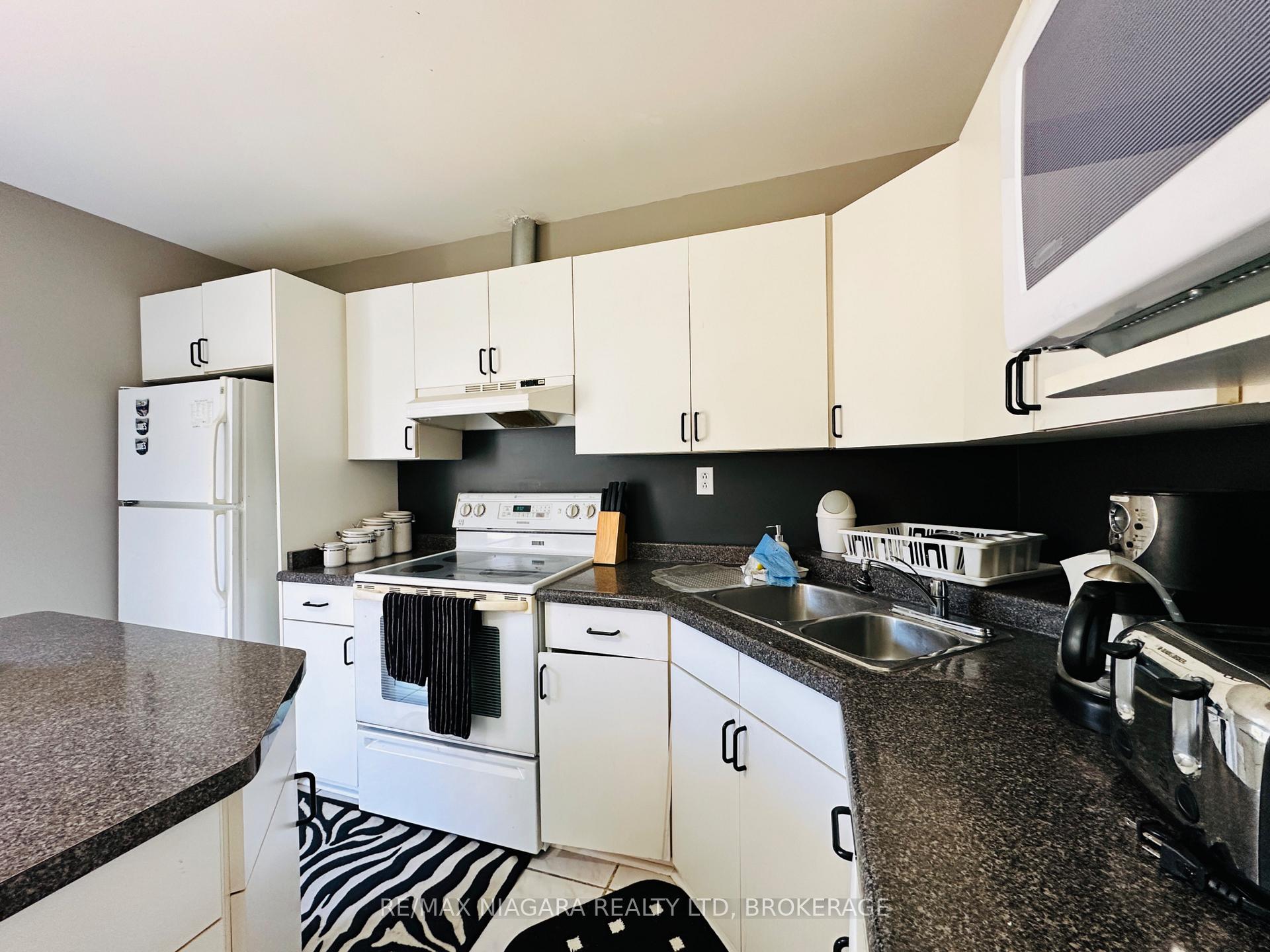 Photo 14 of Unit Main level, 25 Tremont Drive, St. Catharines, Glendale/Glenridge — HOMEH