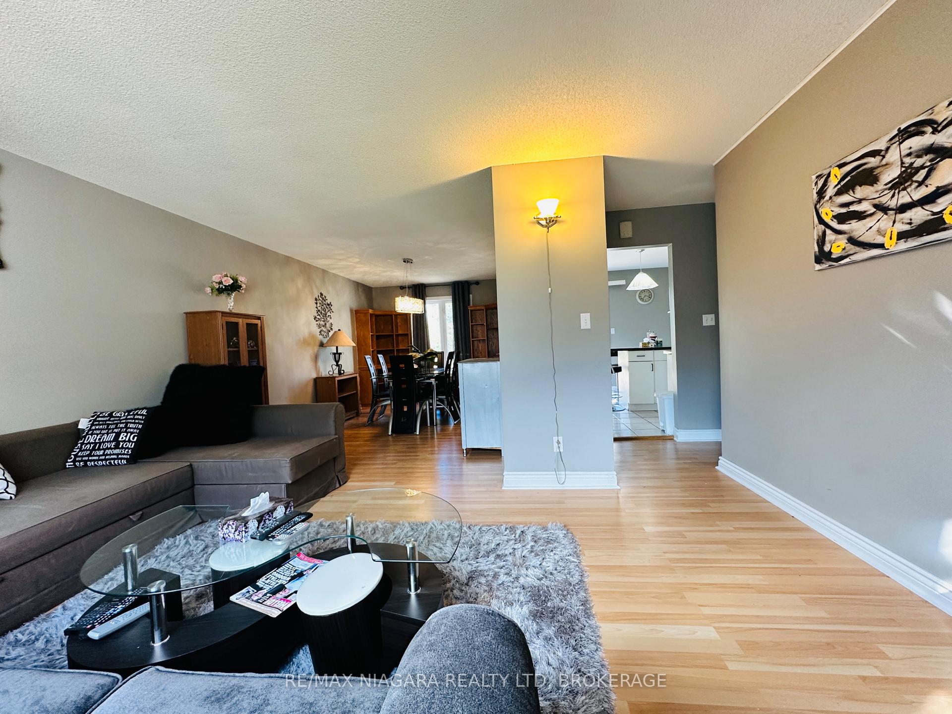 Photo 15 of Unit Main level, 25 Tremont Drive, St. Catharines, Glendale/Glenridge — HOMEH