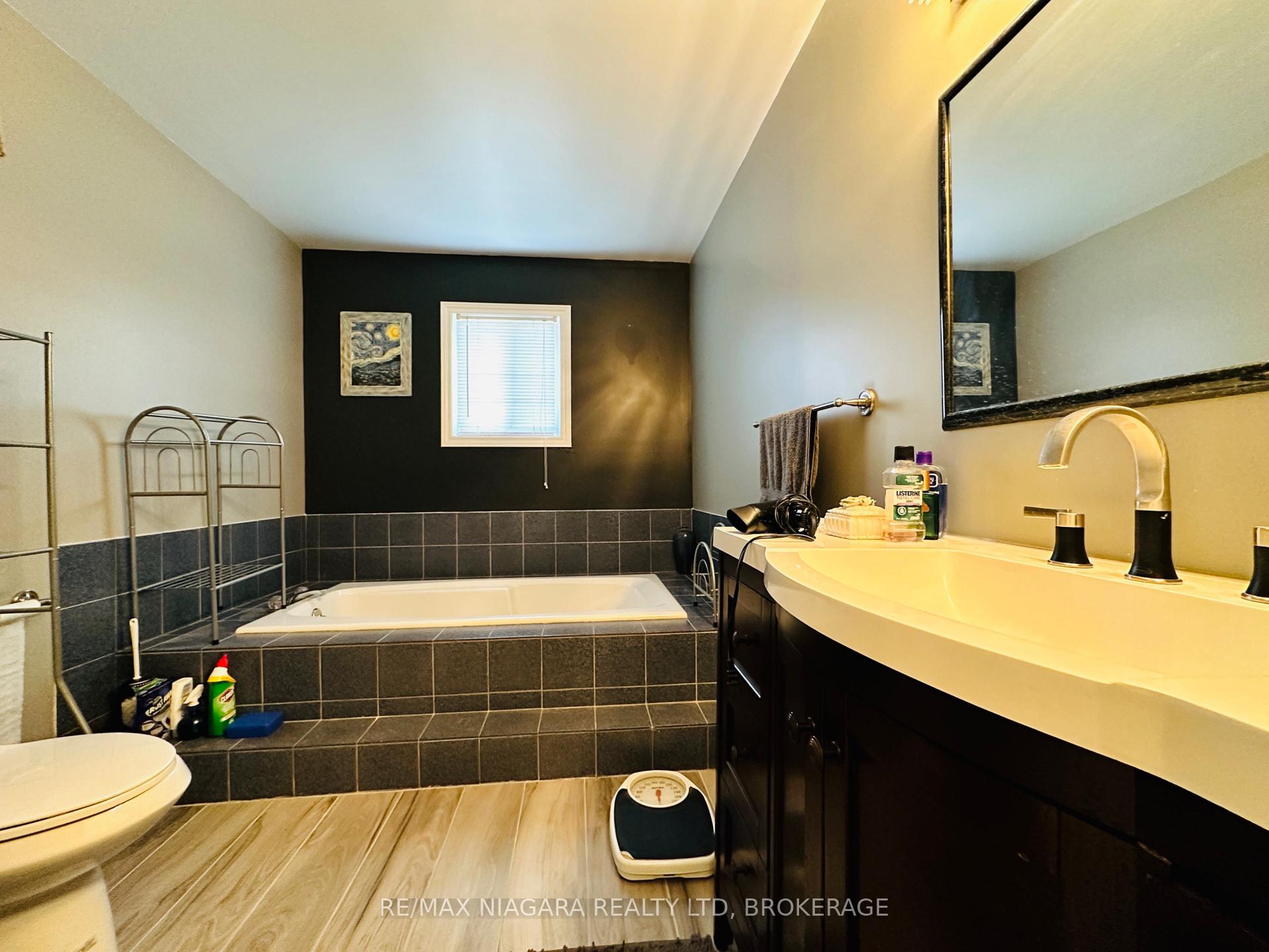 Photo 24 of Unit Main level, 25 Tremont Drive, St. Catharines, Glendale/Glenridge — HOMEH