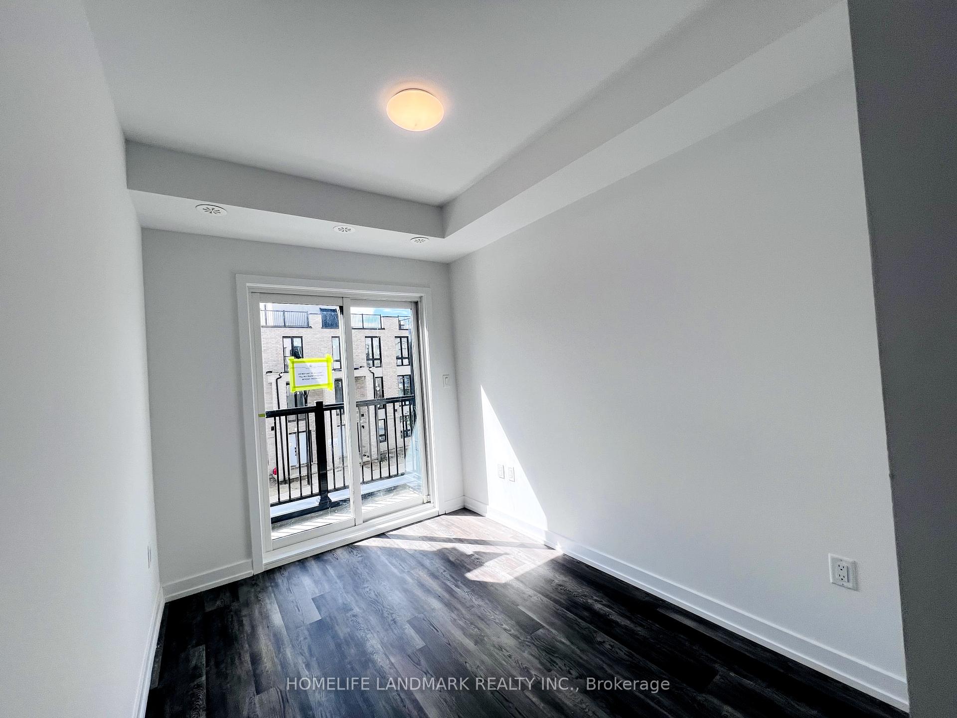 Photo 5 of Unit 214, 3 Bancroft Lane E, Richmond Hill, Jefferson — HOMEH