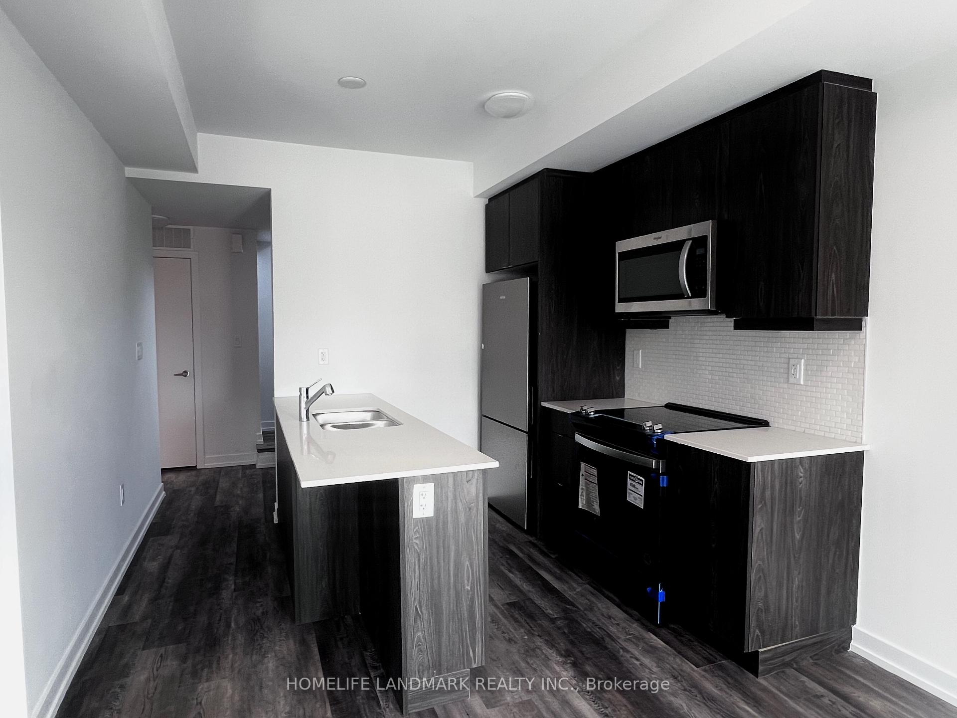 Photo 6 of Unit 214, 3 Bancroft Lane E, Richmond Hill, Jefferson — HOMEH
