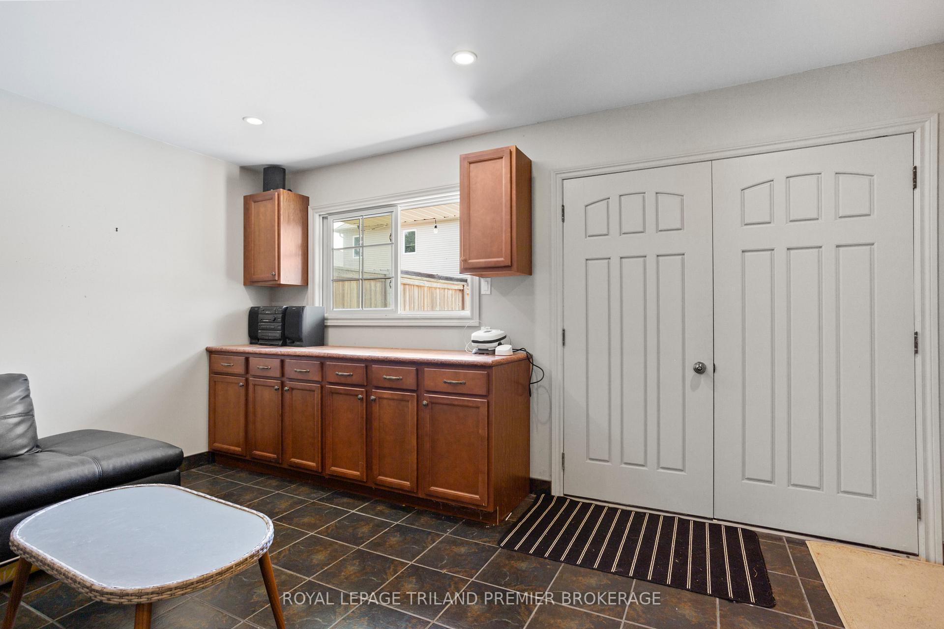 Photo 3 of 13 Kantor Court, St. Thomas — HOMEH