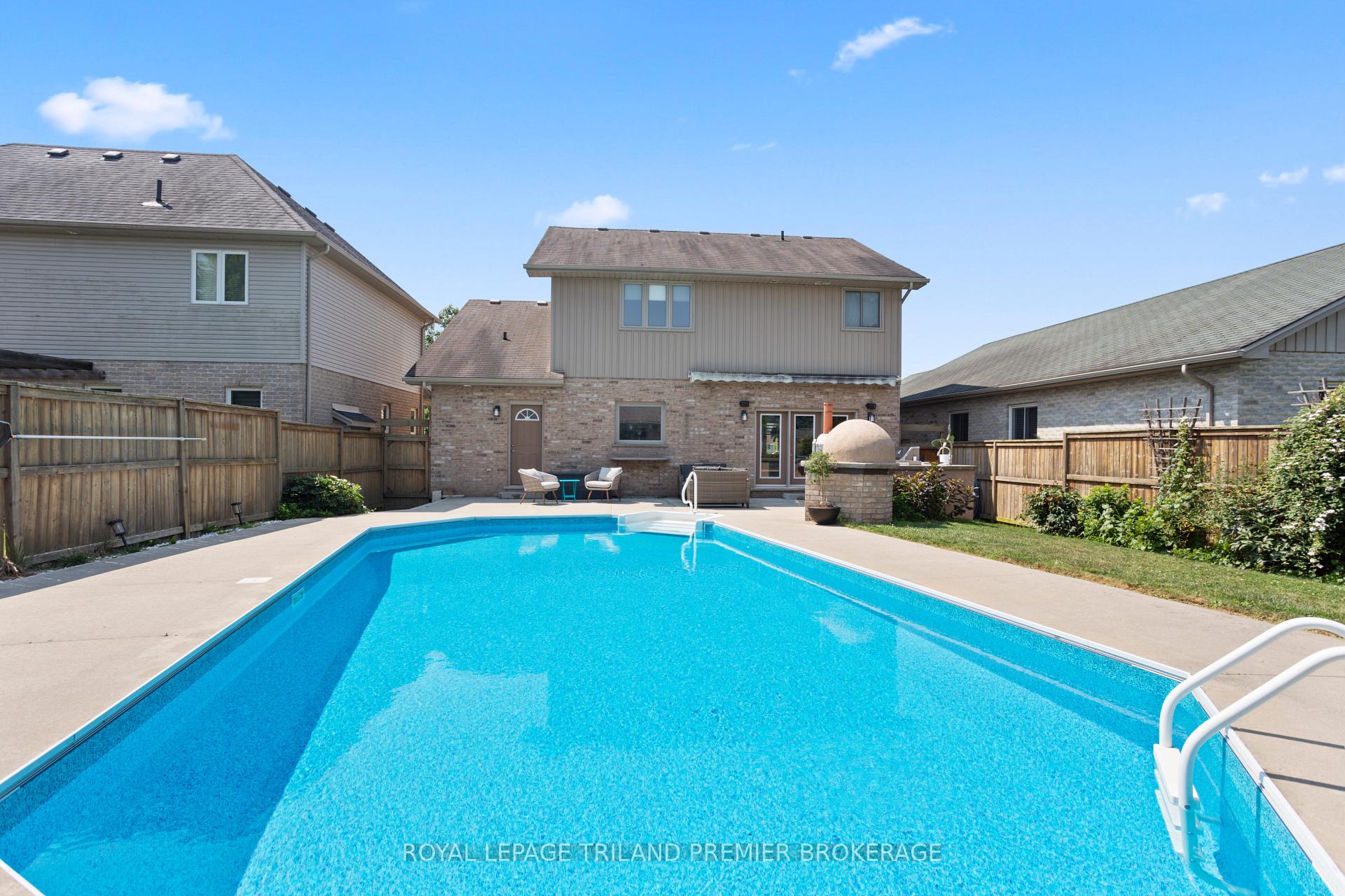 Photo 6 of 13 Kantor Court, St. Thomas — HOMEH