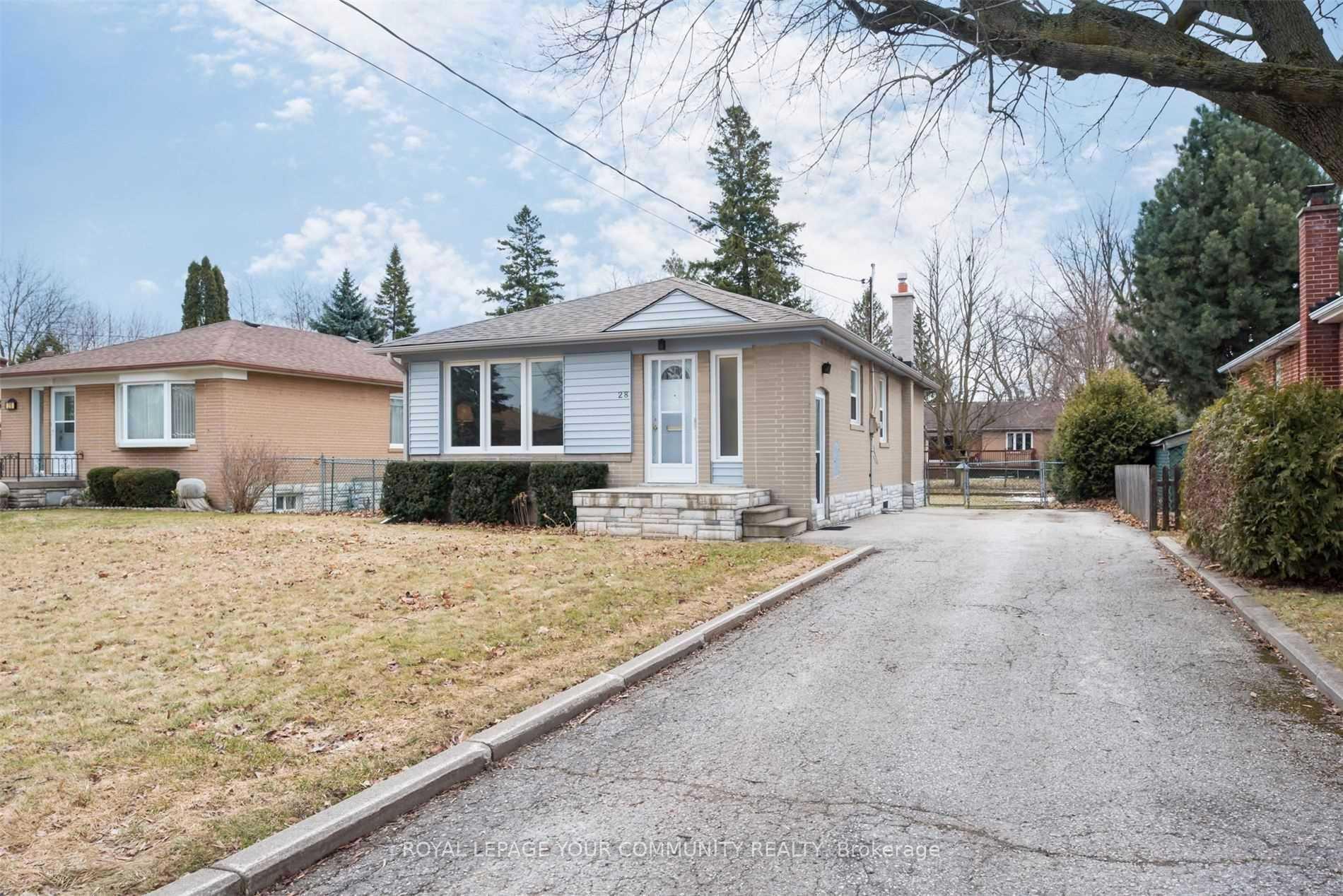 Front of 28 Rockport Crescent