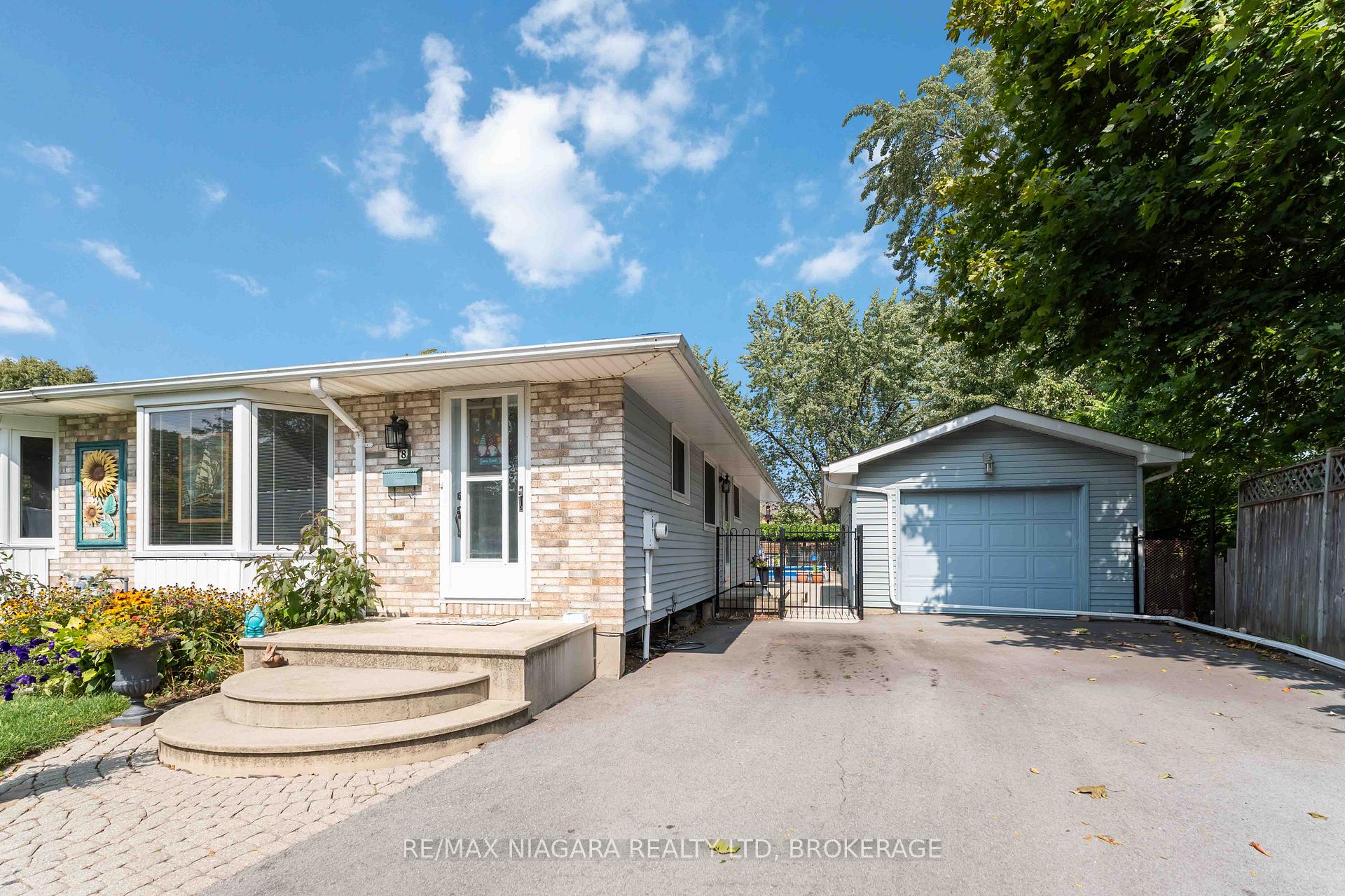 Photo 3 of 8 Huntingwood Gate, St. Catharines, Lakeport — HOMEH
